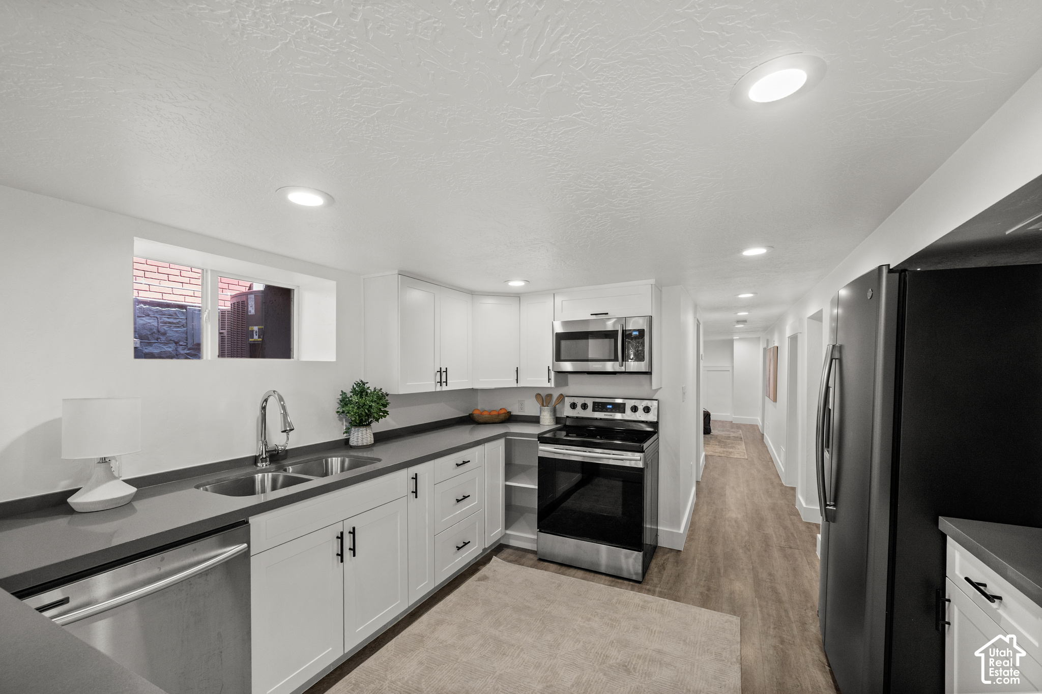 property viewer photo 25