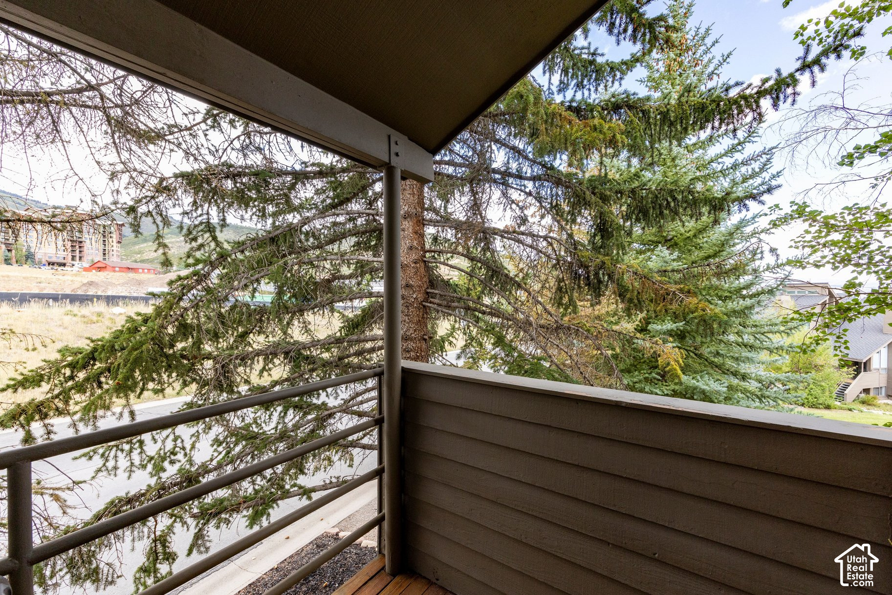 main property photo 24
