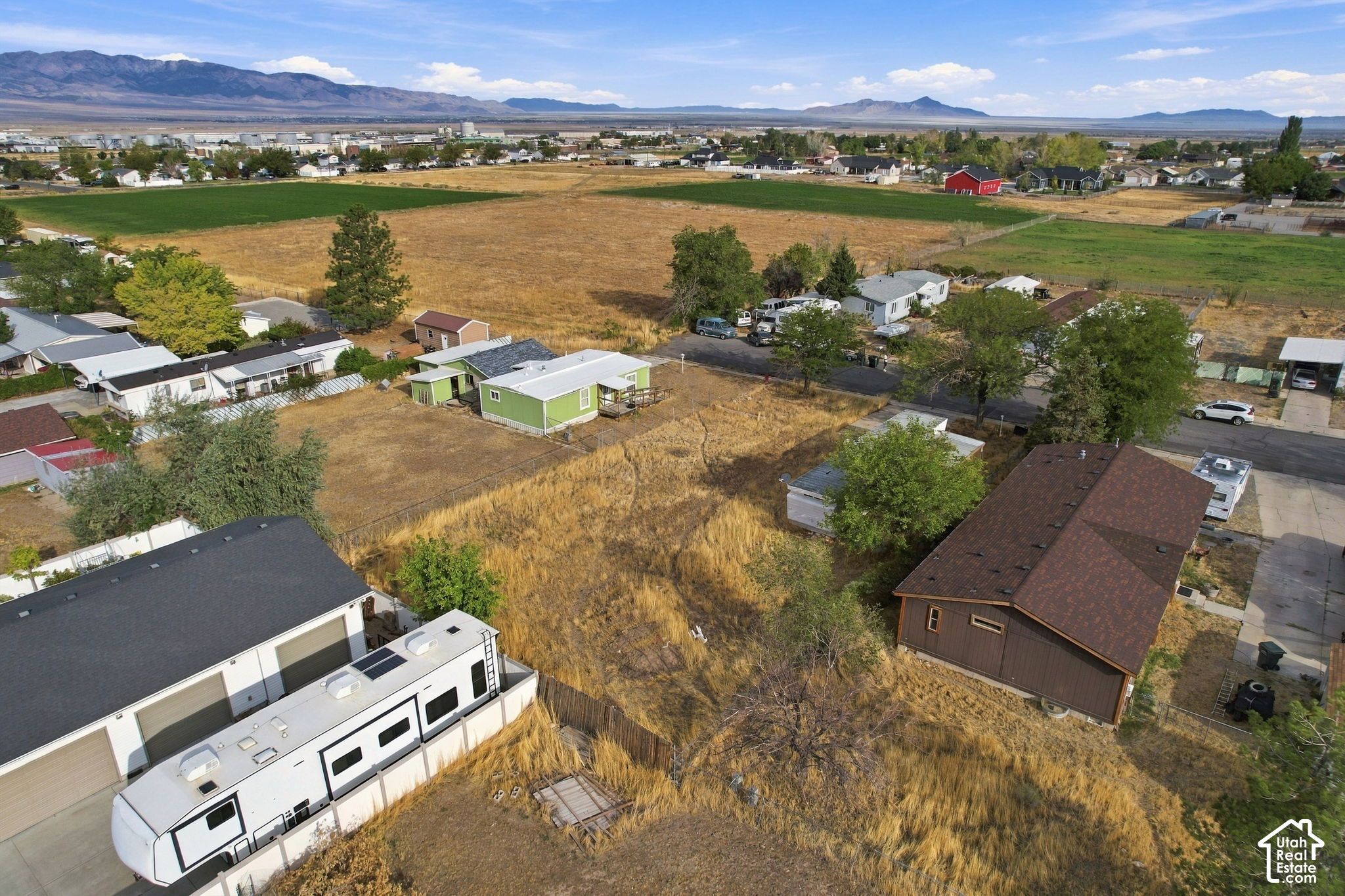 main property photo 14