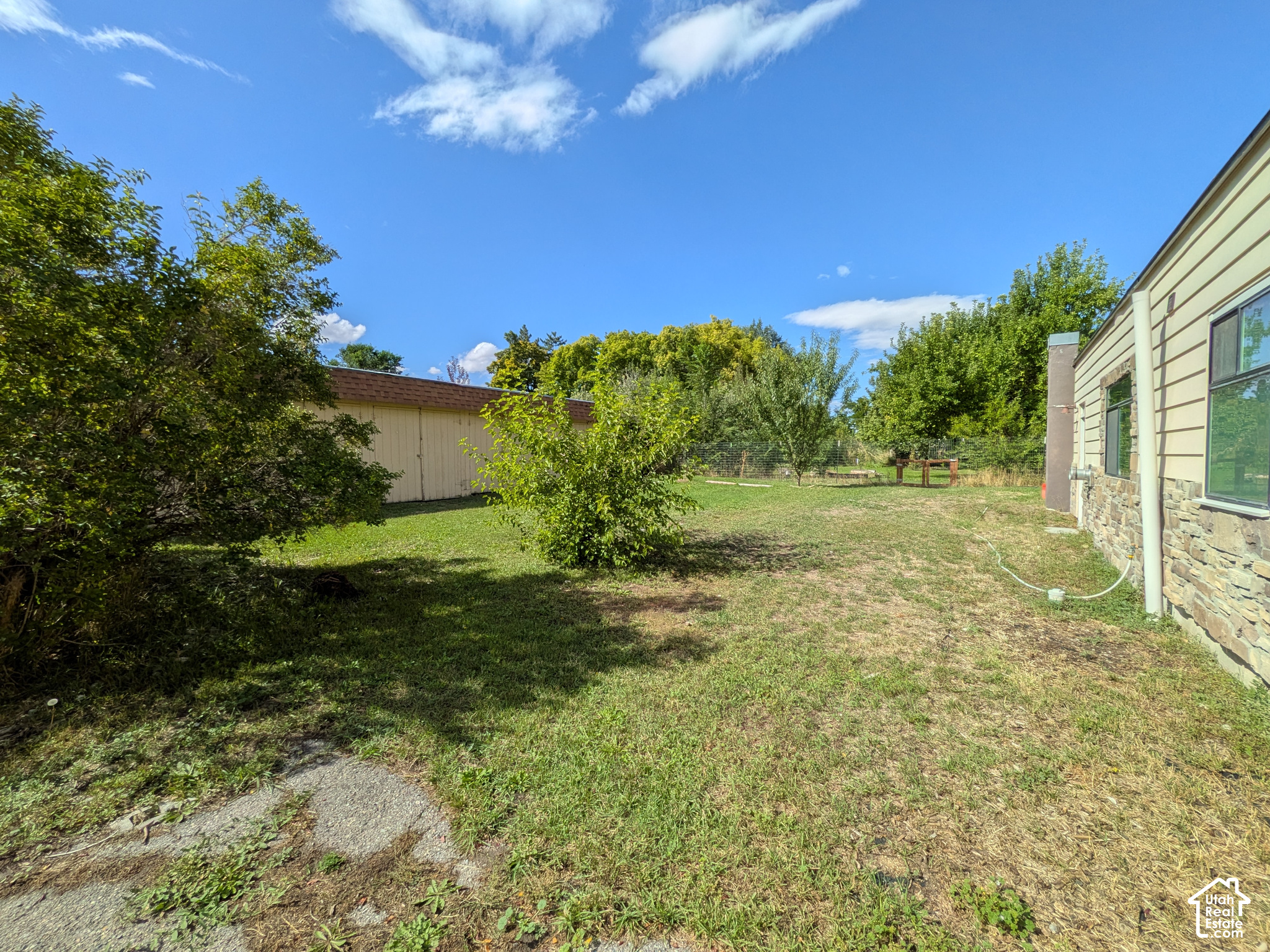 main property photo 41
