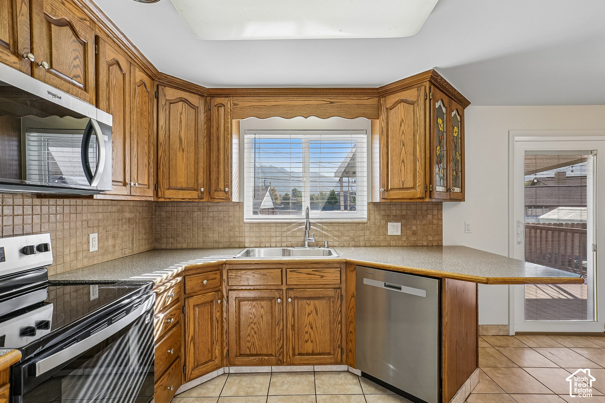 main property photo 9