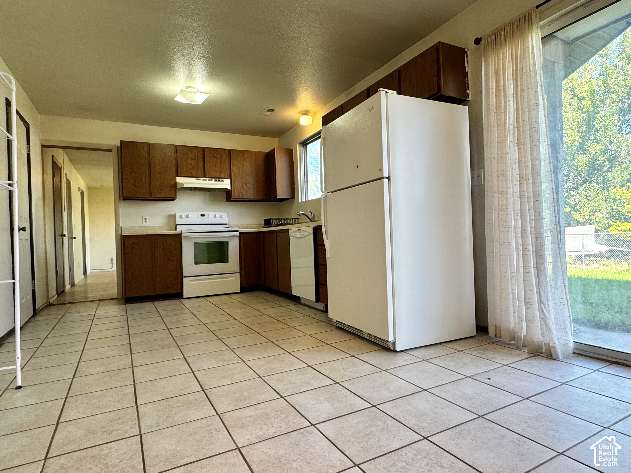 property viewer photo 3