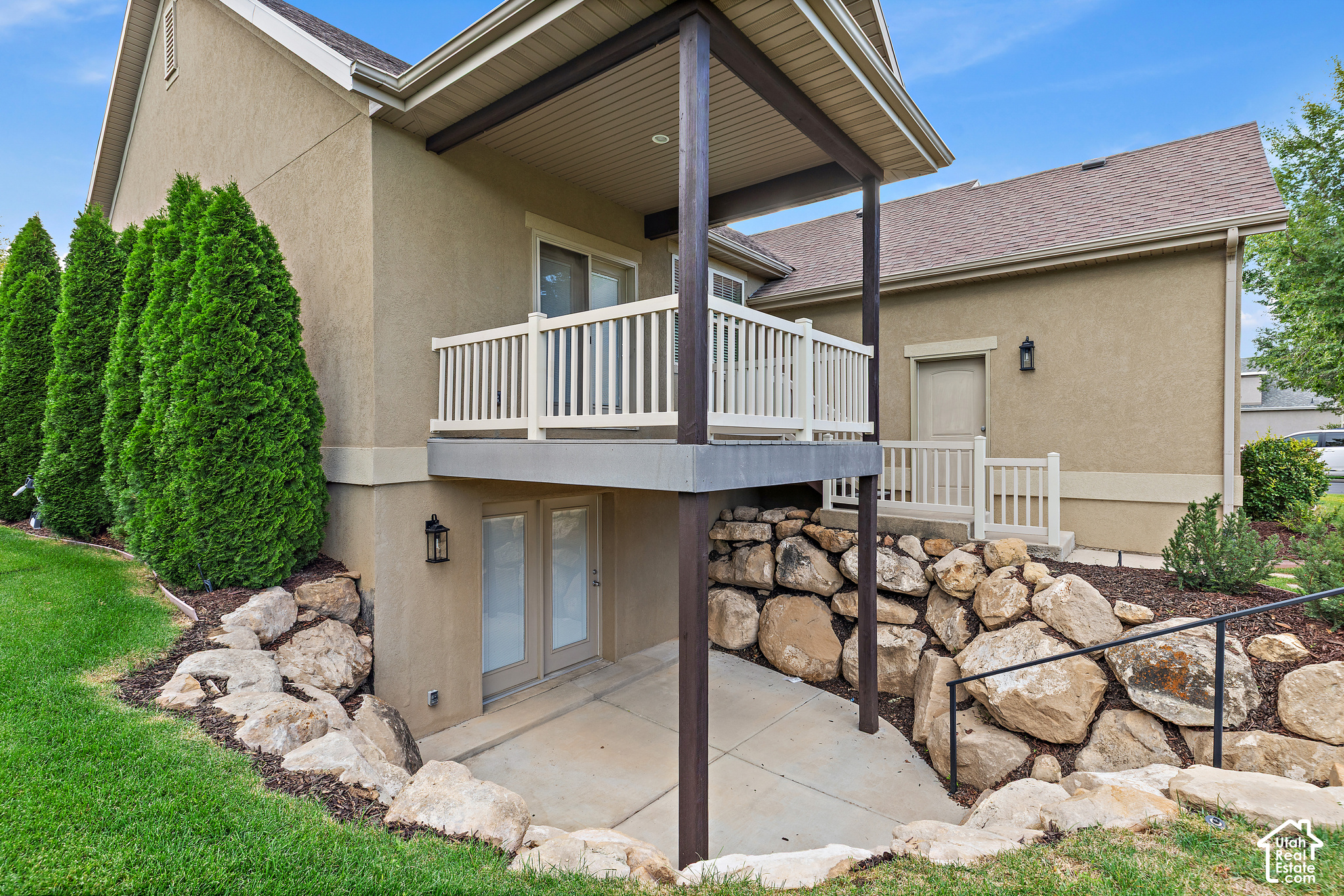 main property photo 35