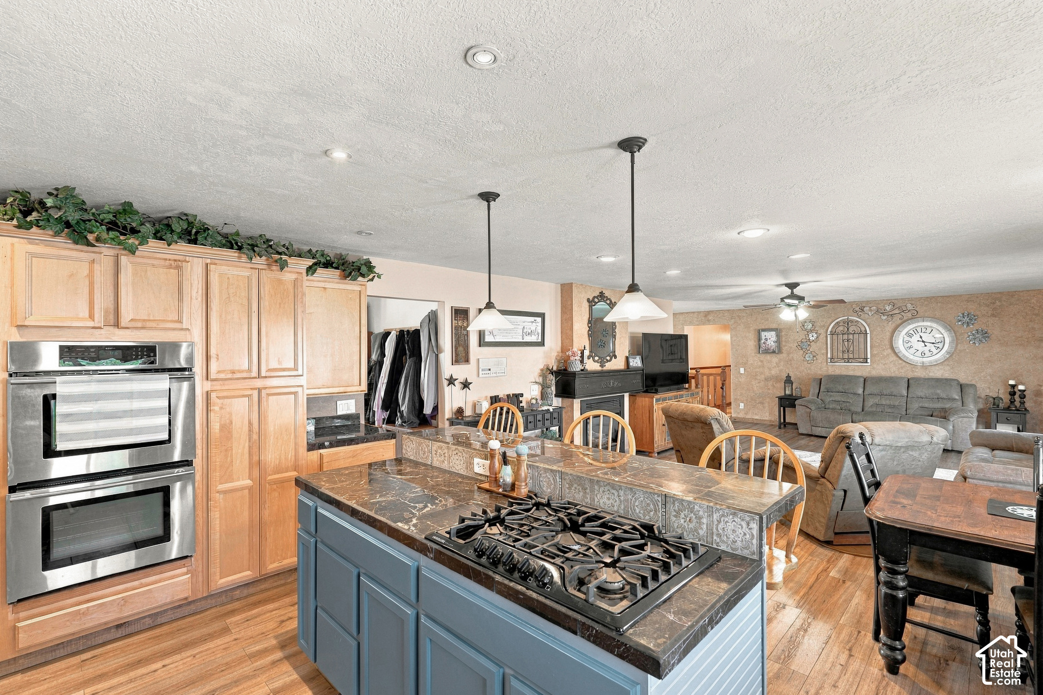 main property photo 12