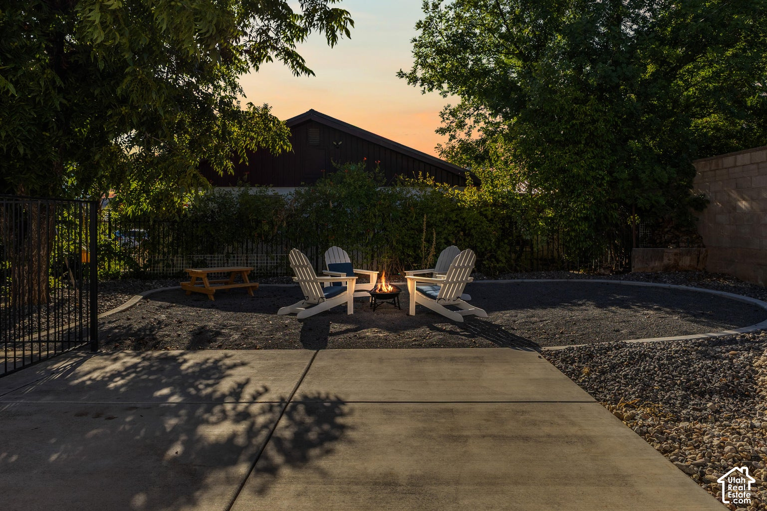 main property photo 37
