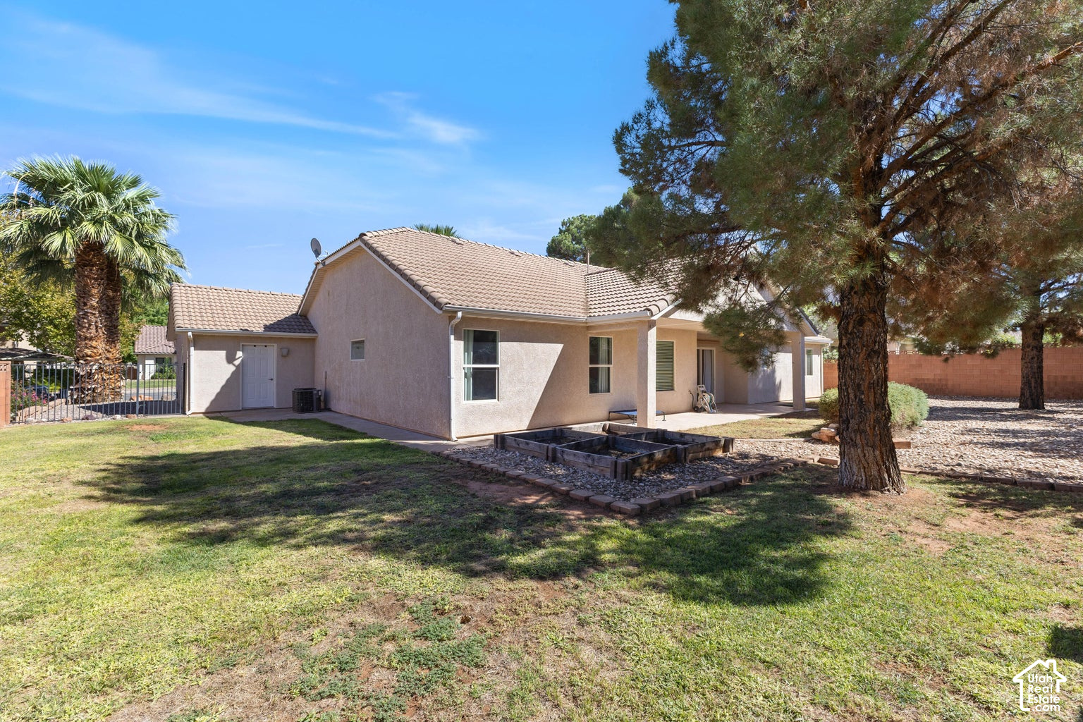 main property photo 37