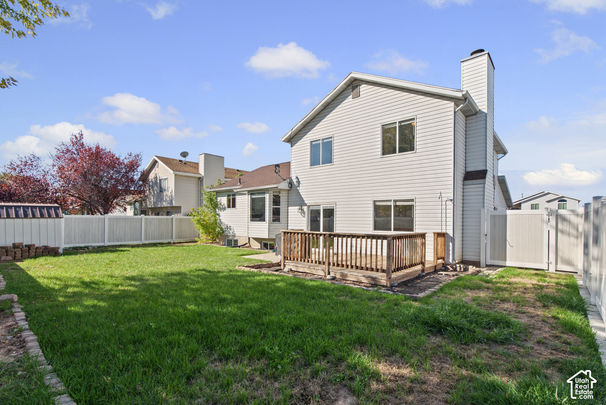 main property photo 28