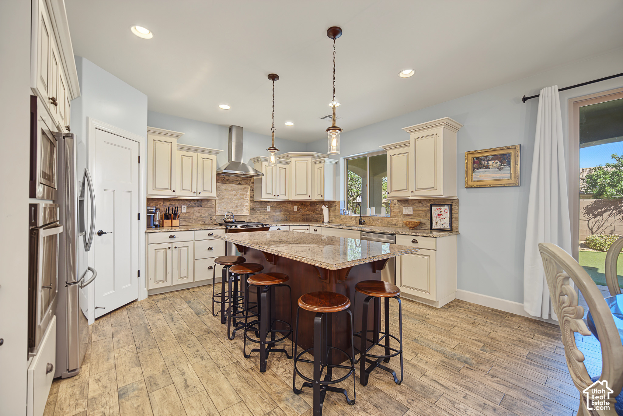 main property photo 20