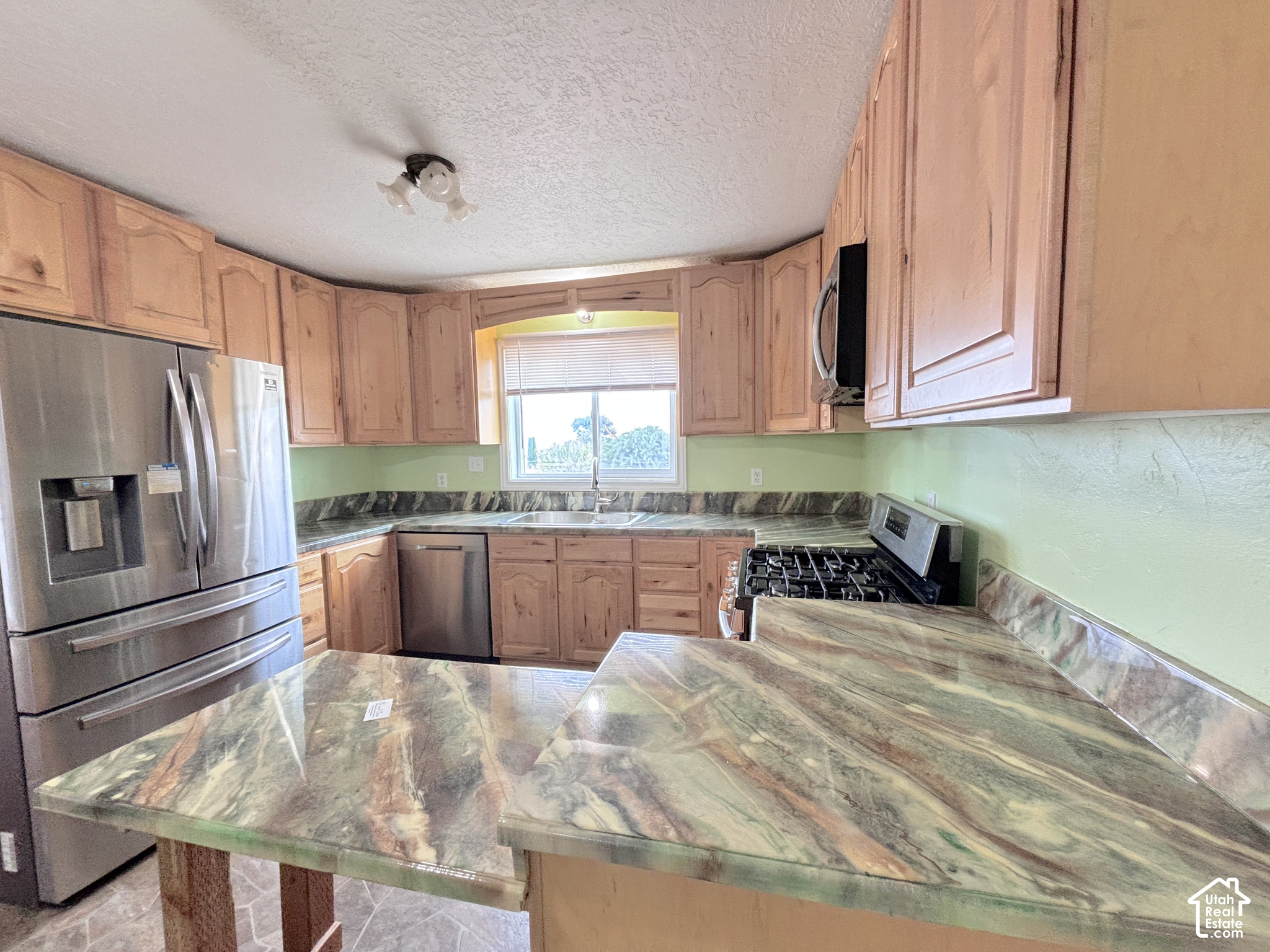 main property photo 6