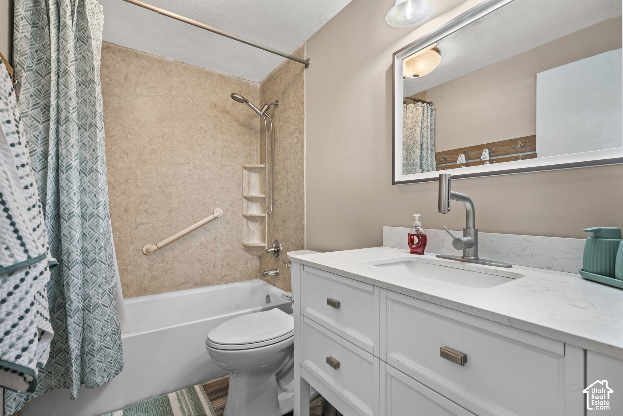 main property photo 9