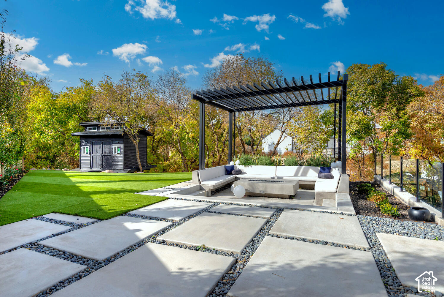 main property photo 6