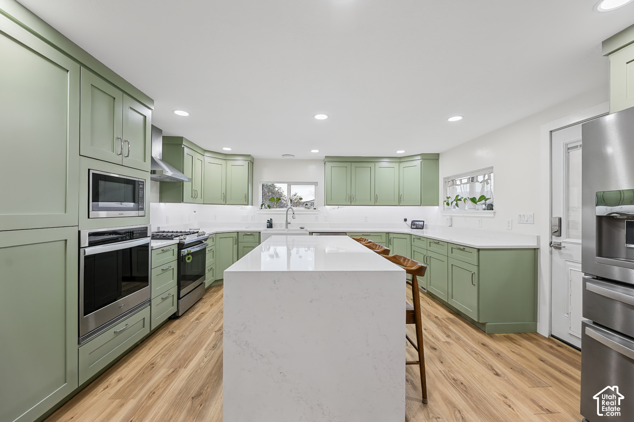 main property photo 7