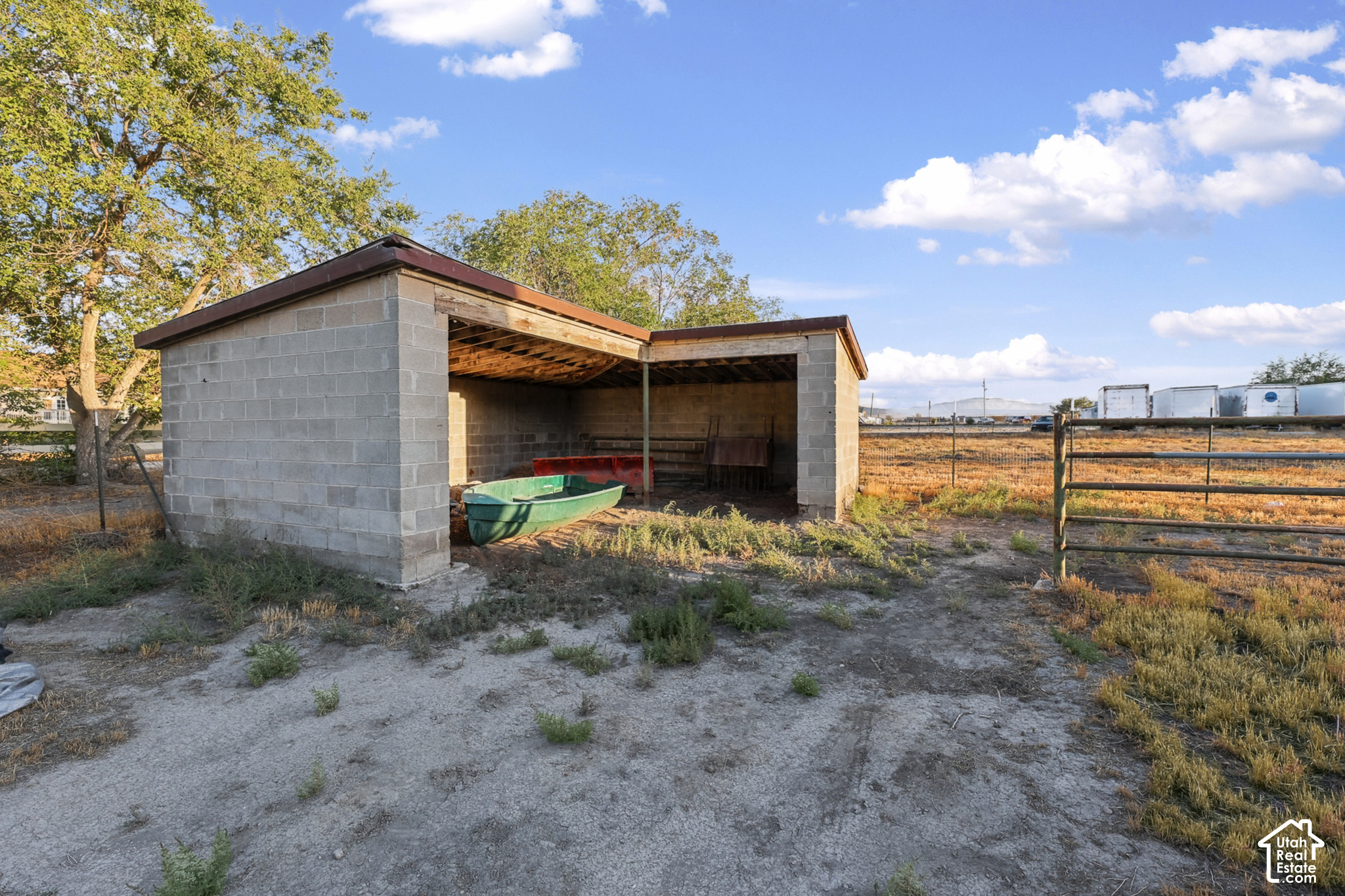 main property photo 77