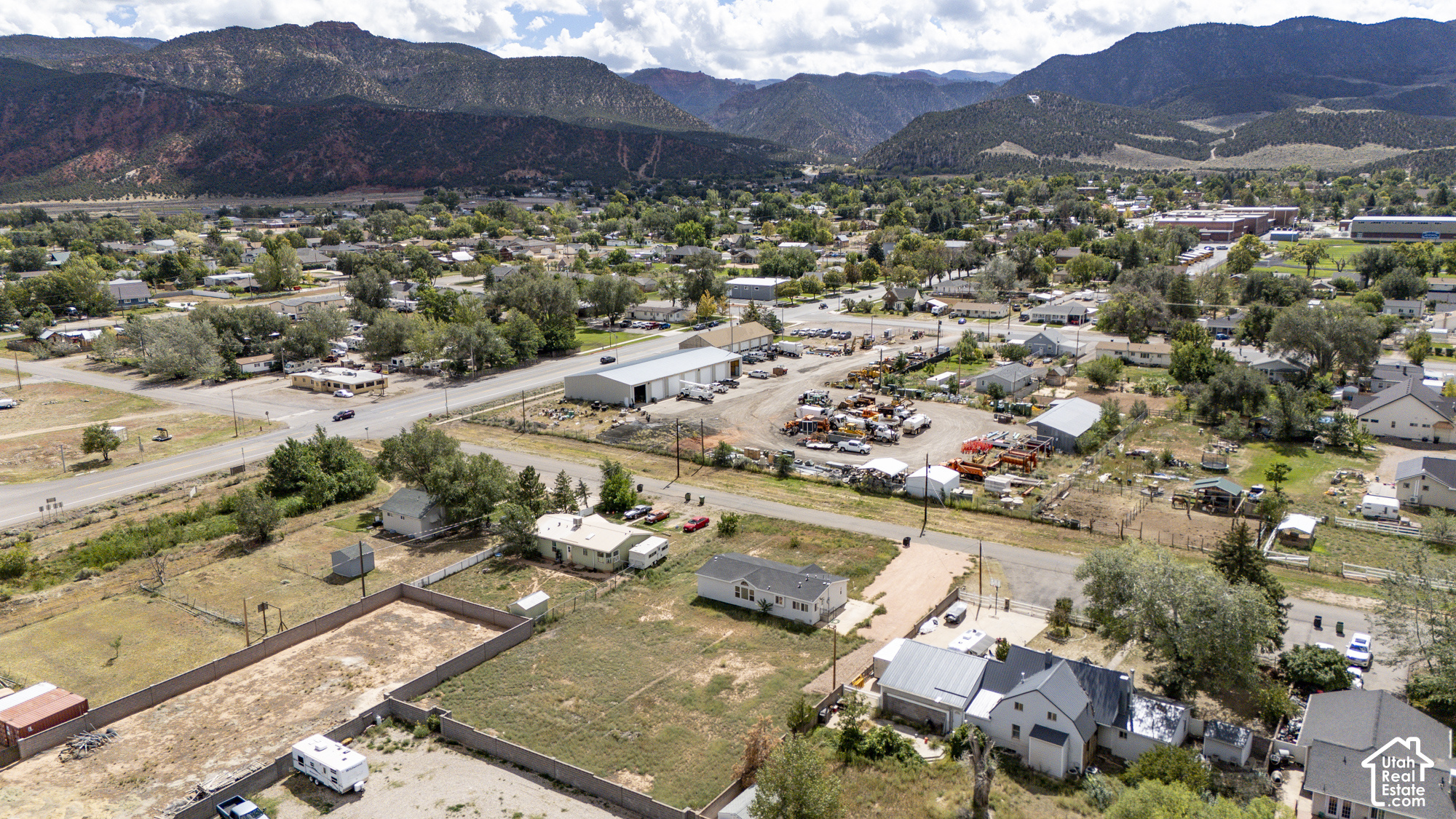 main property photo 37