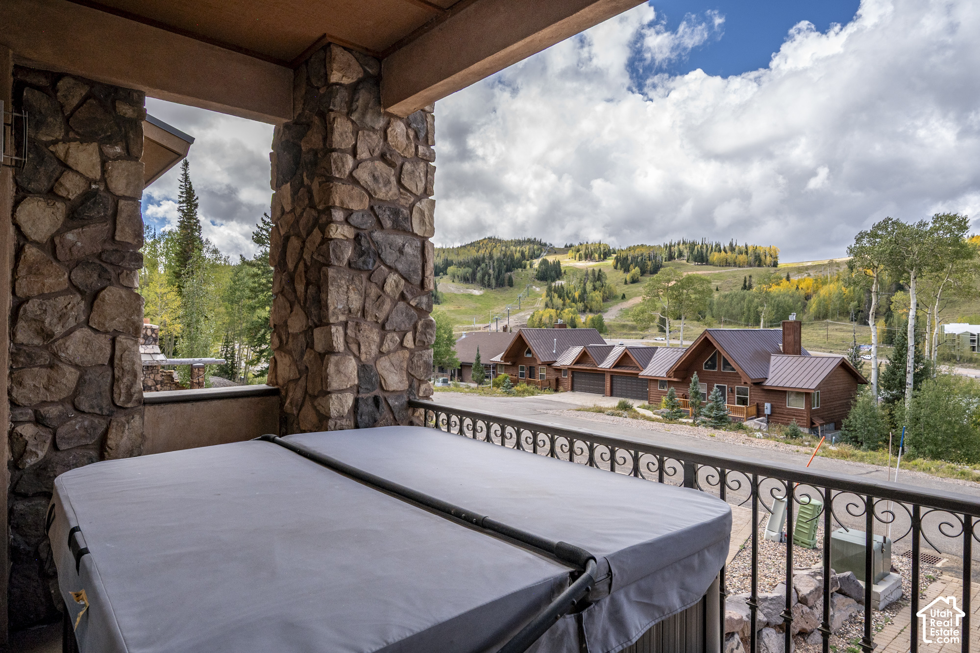 main property photo 28