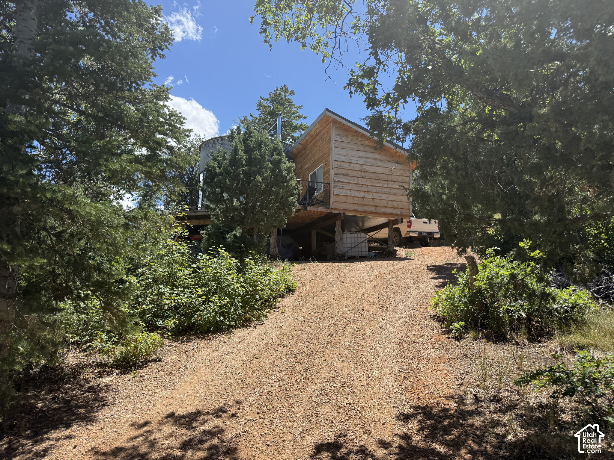 main property photo 9