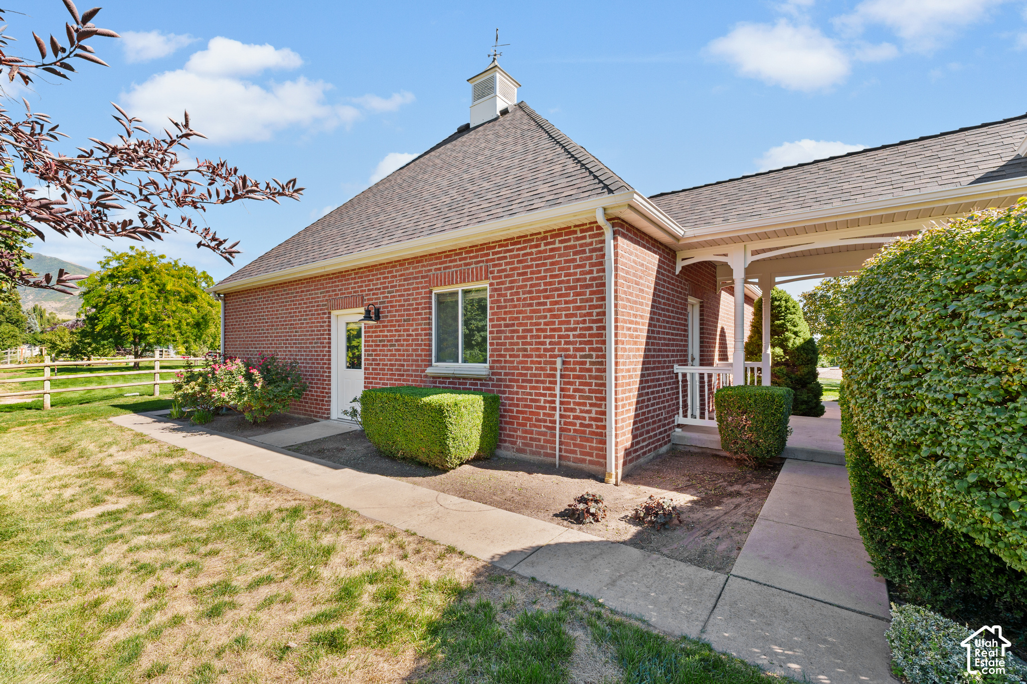 main property photo 13