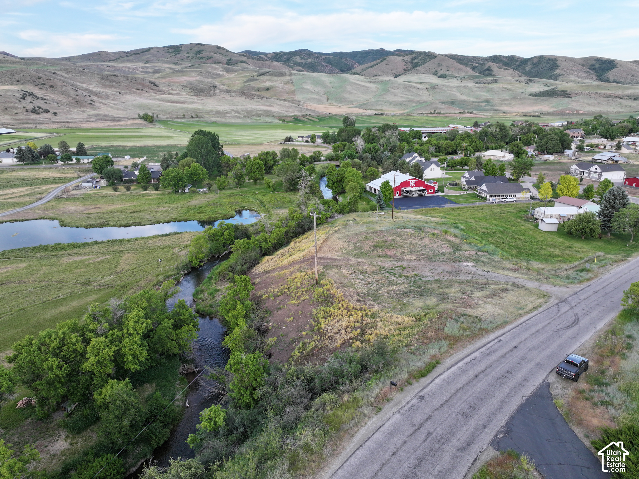 main property photo 8