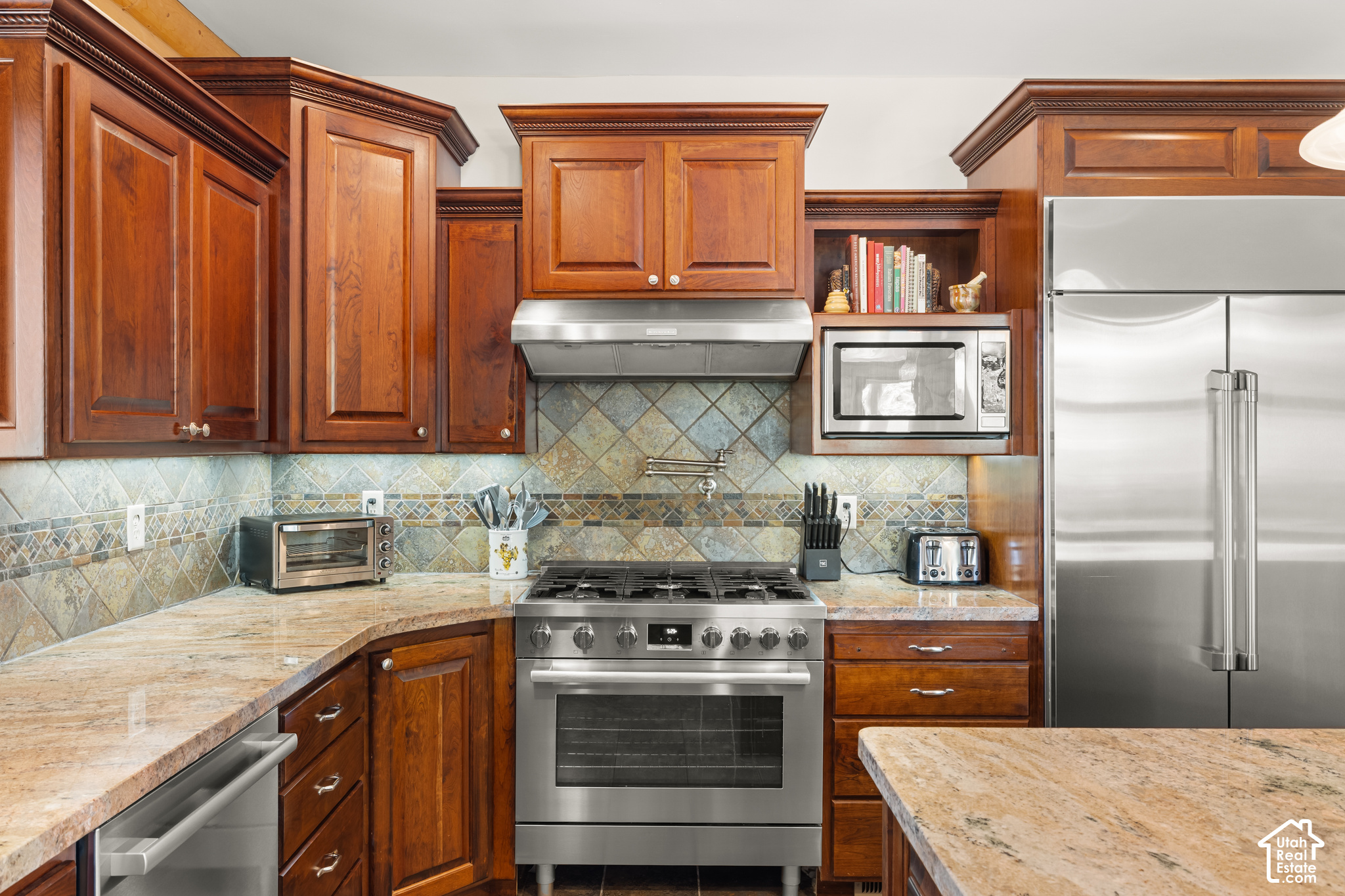 main property photo 17