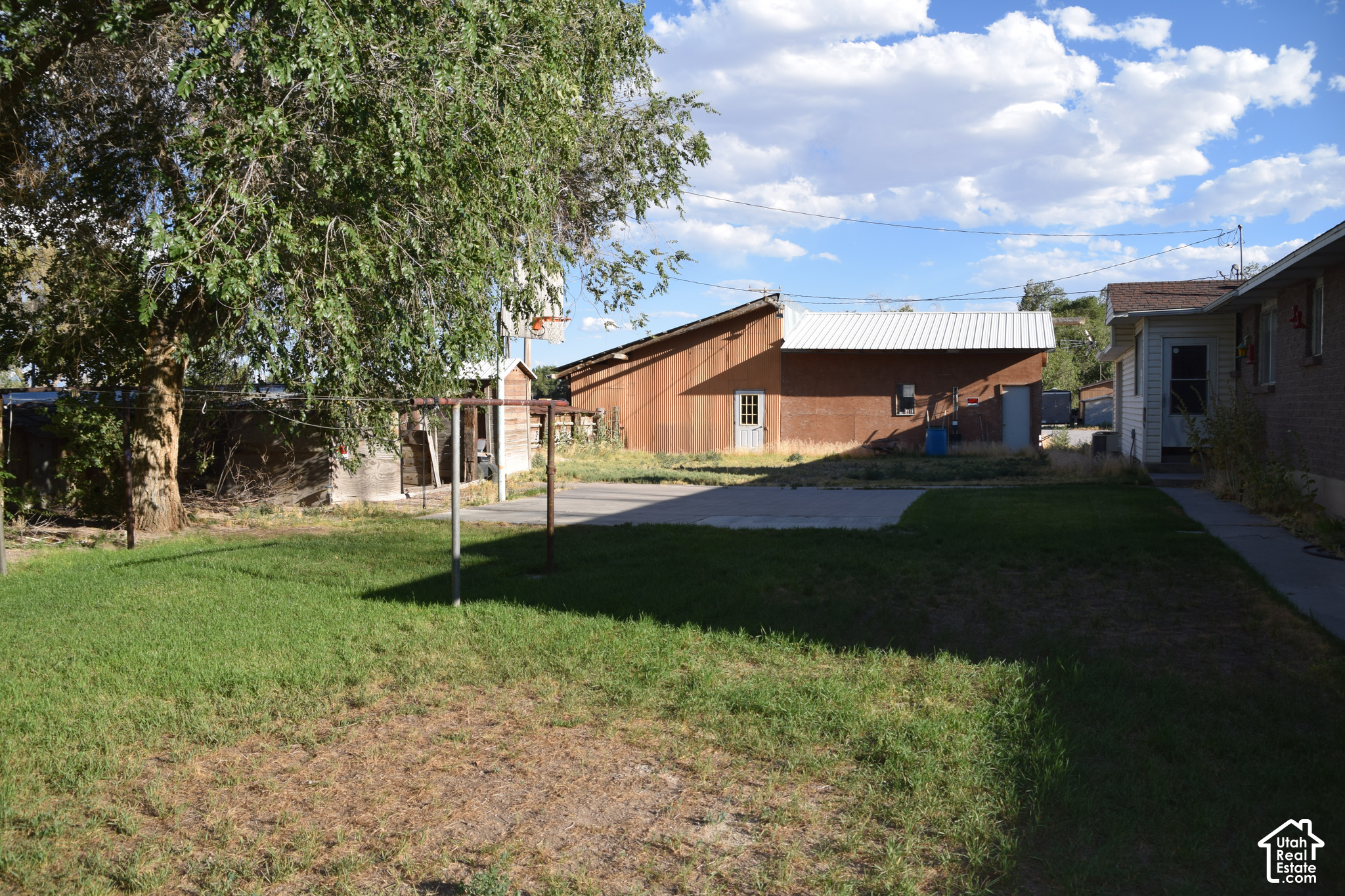 main property photo 13