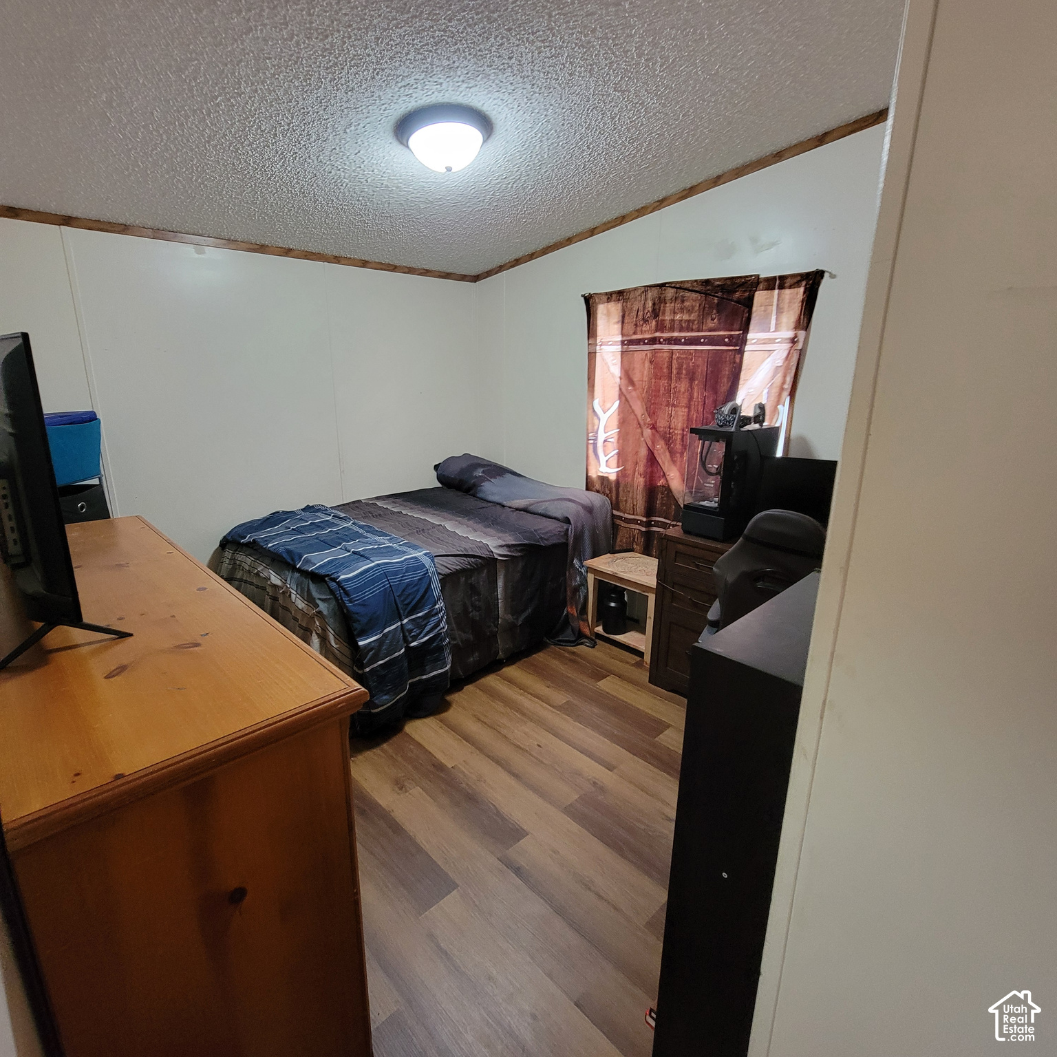 main property photo 36