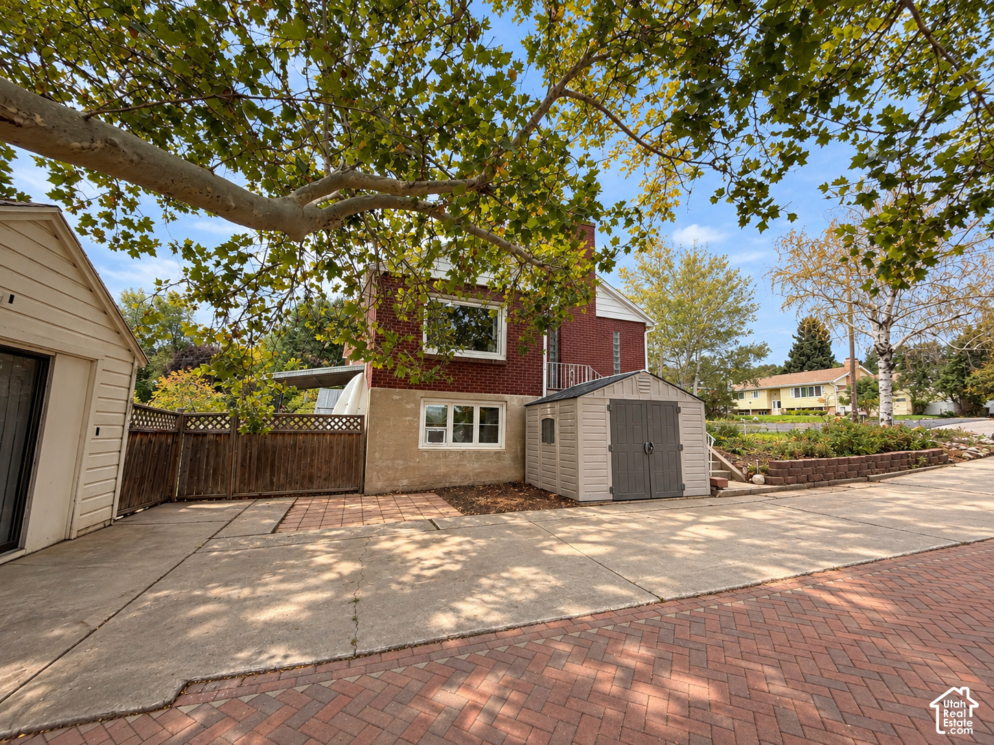 main property photo 20