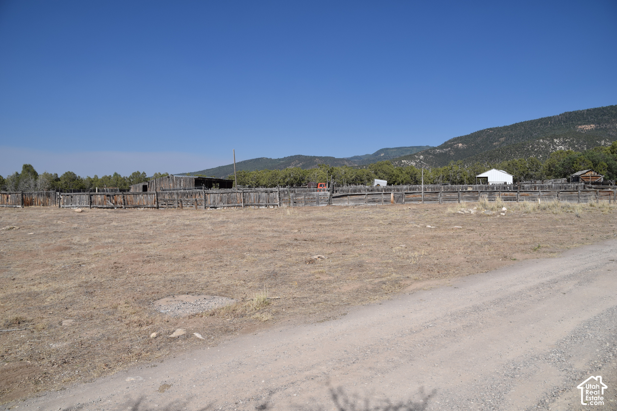 main property photo 13