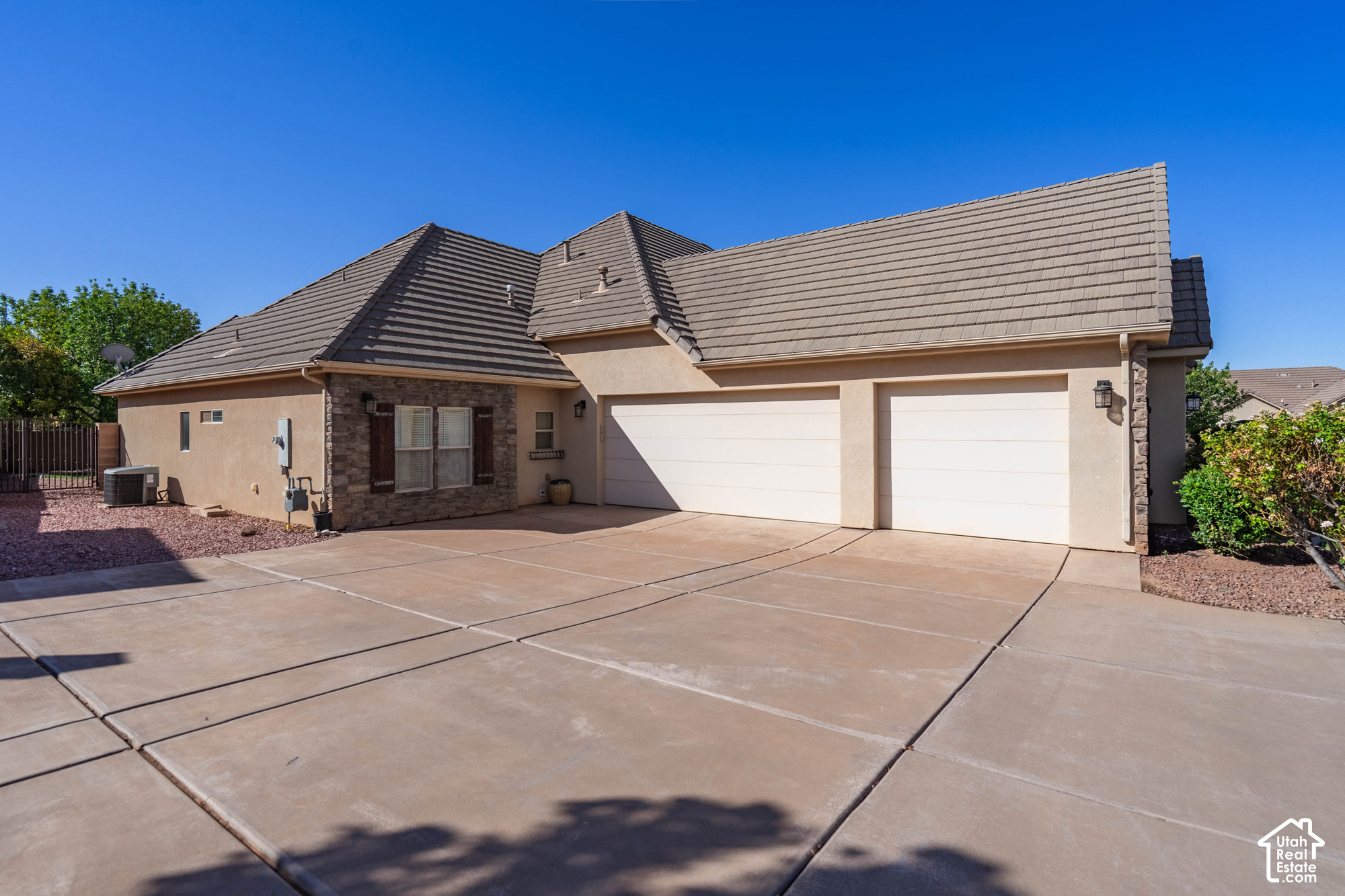 main property photo 67