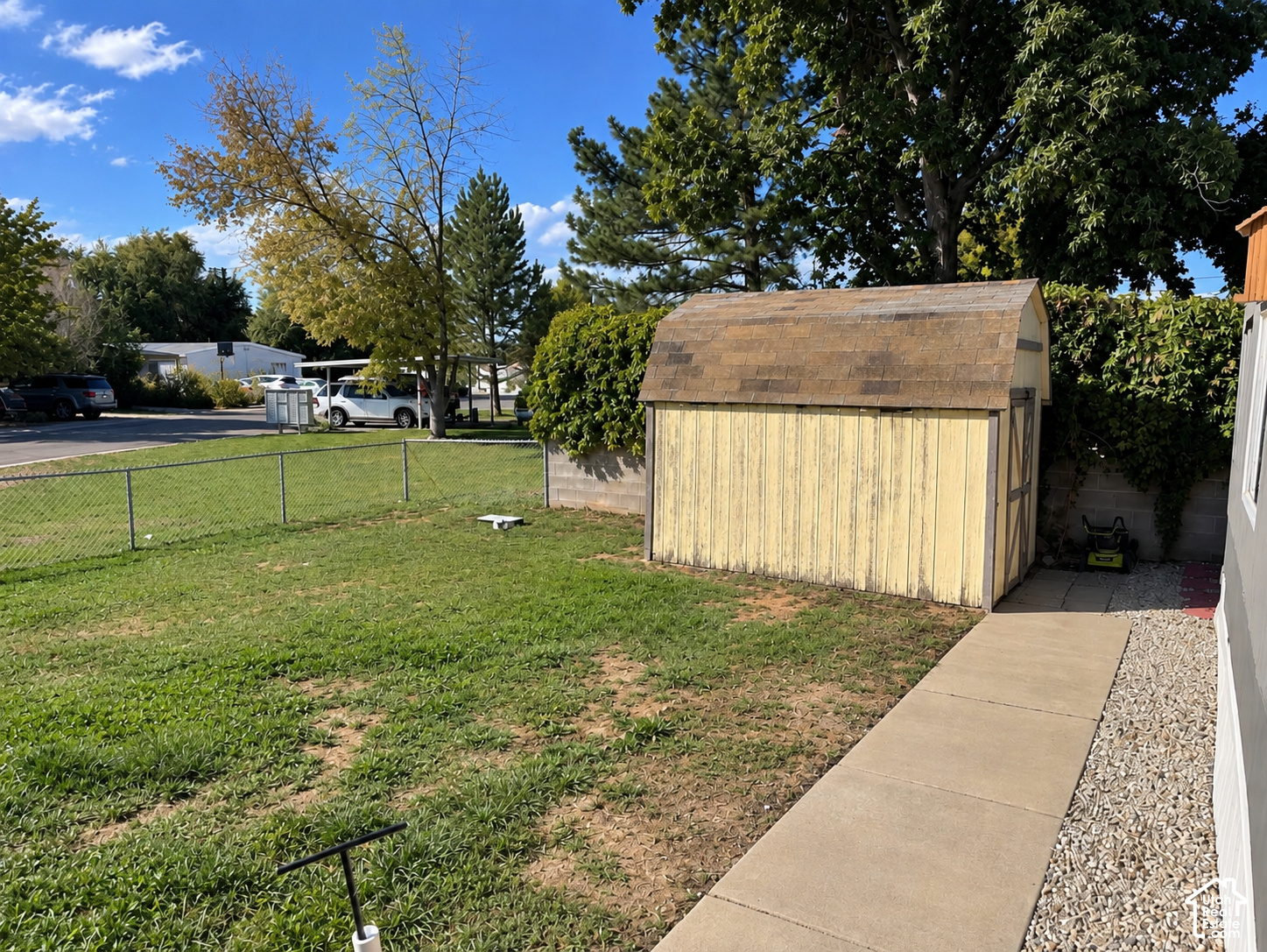 main property photo 33