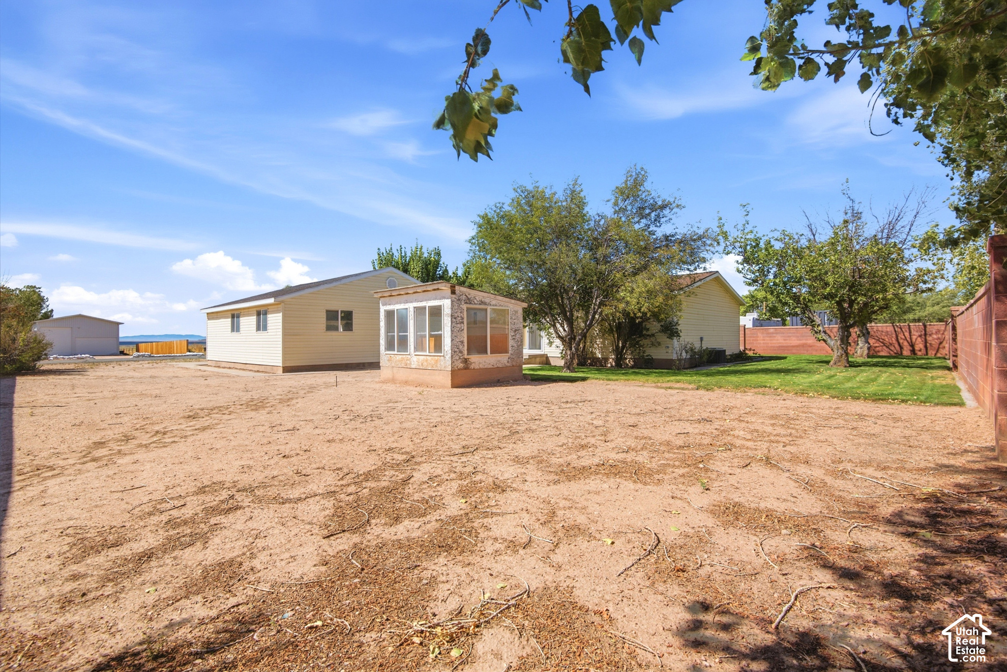 main property photo 23
