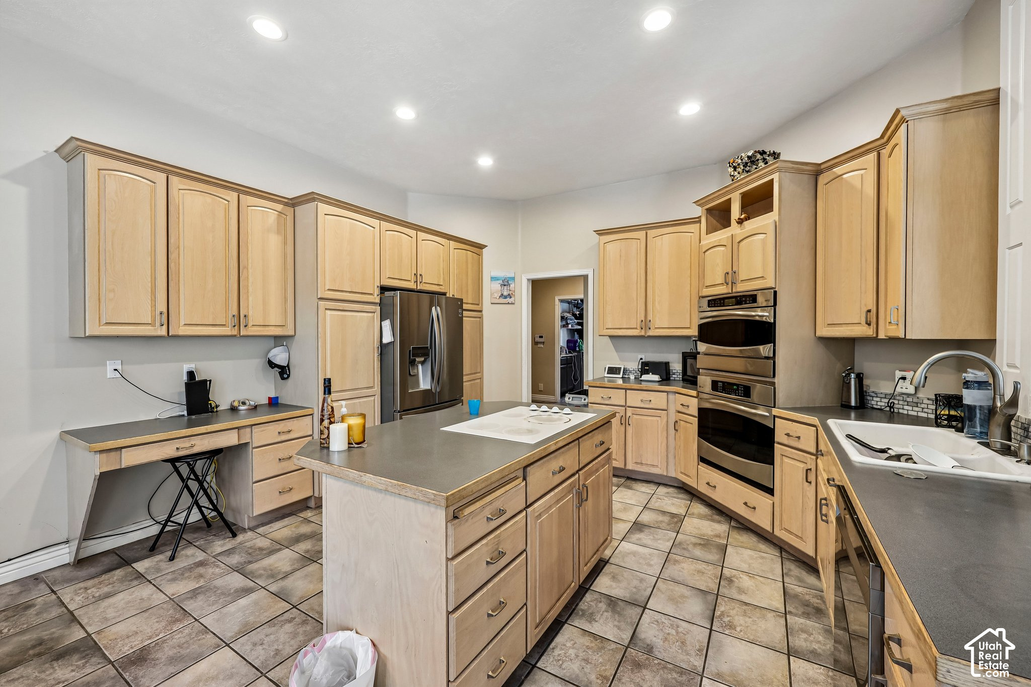 main property photo 9