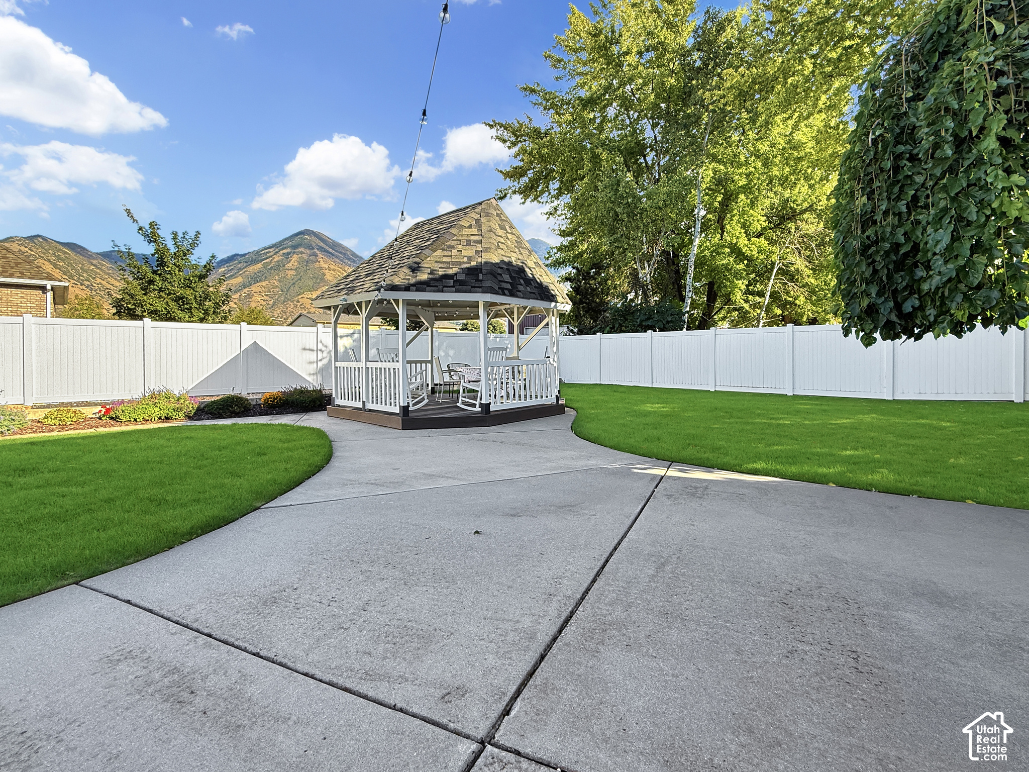 main property photo 78