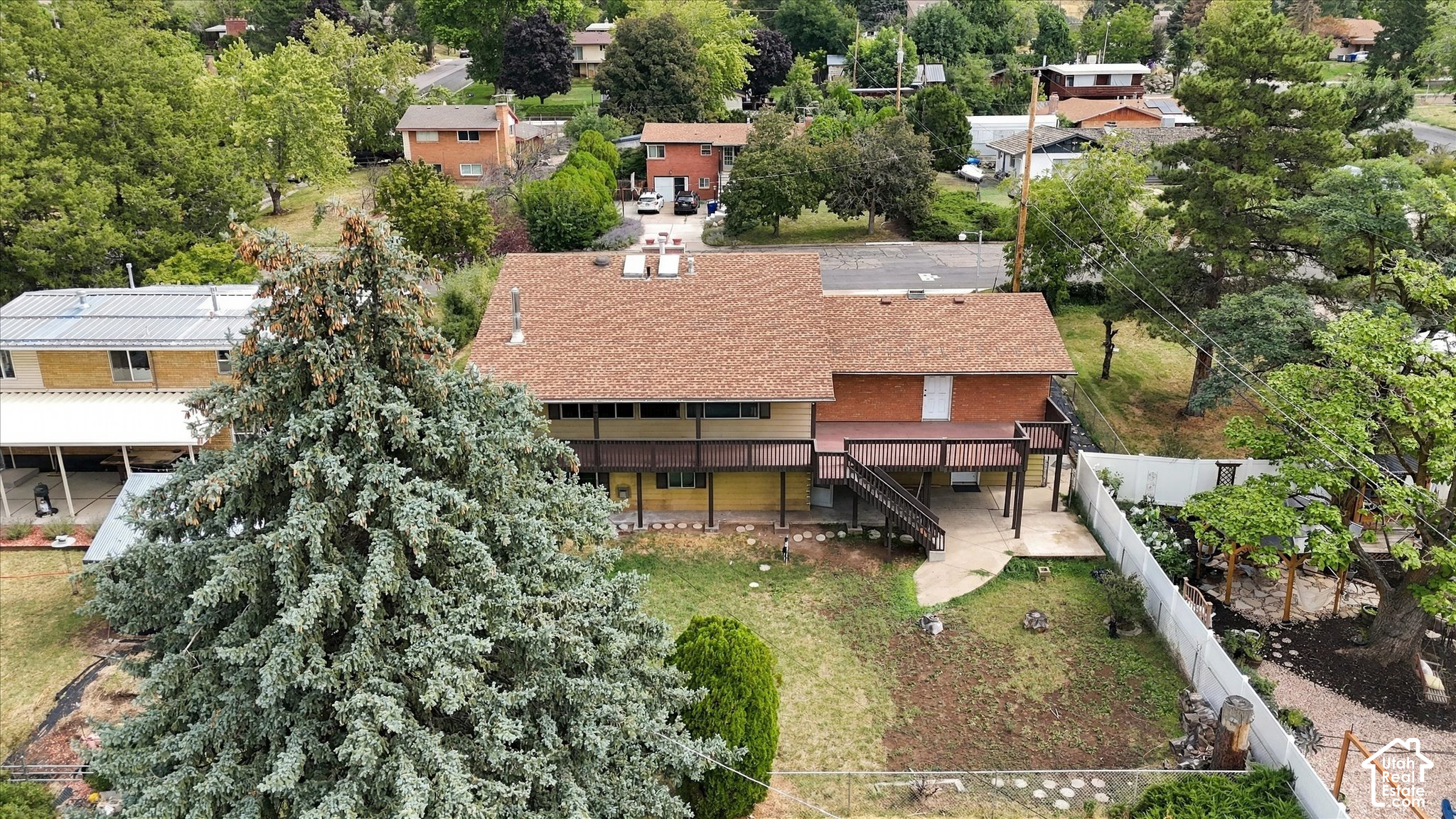 main property photo 33