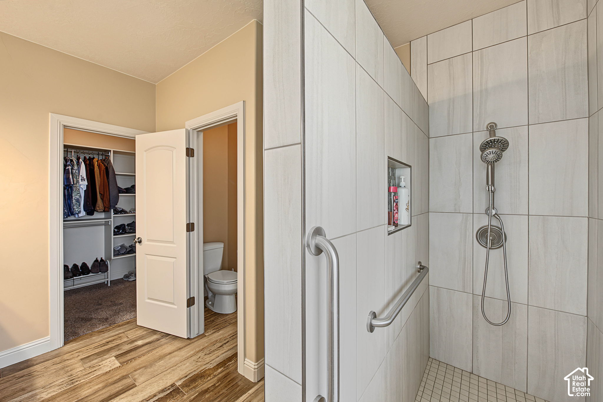 main property photo 13