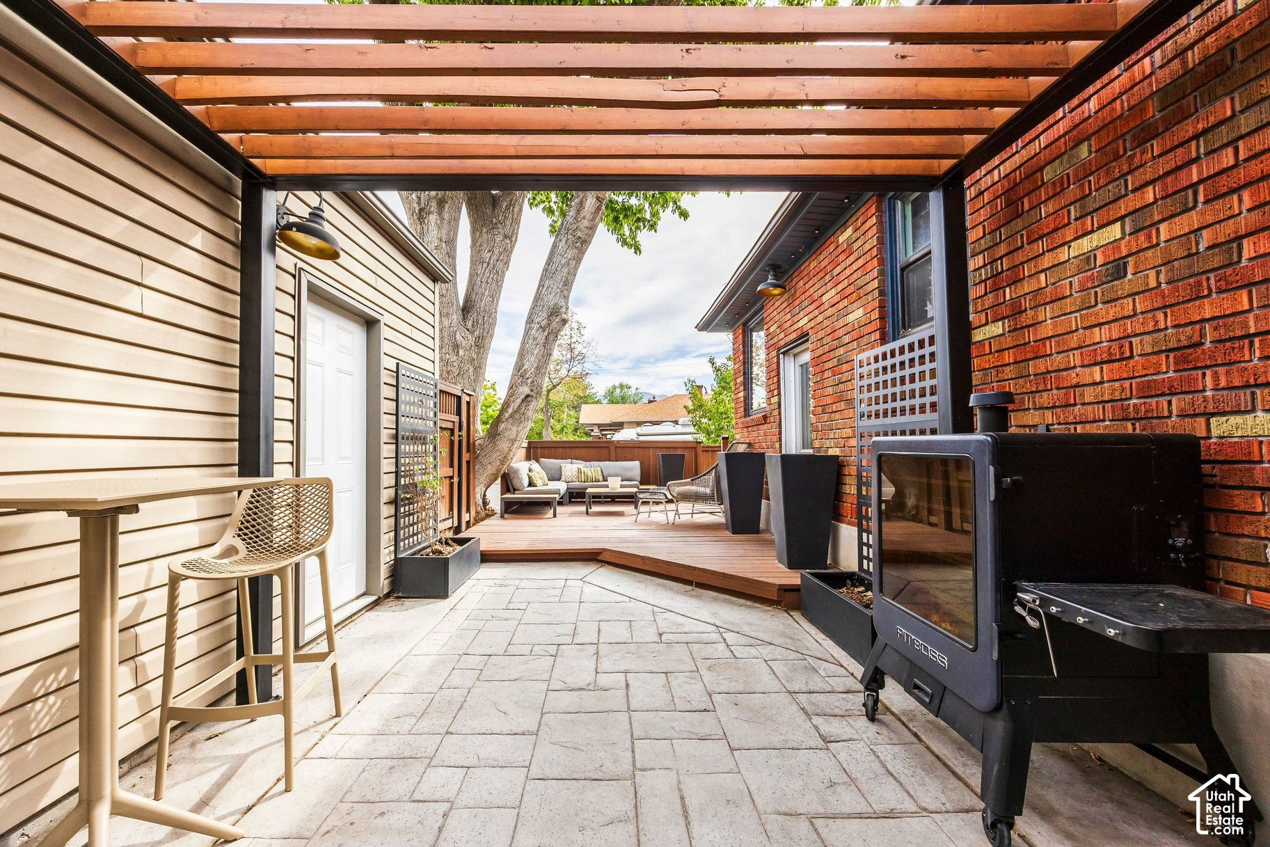 main property photo 34