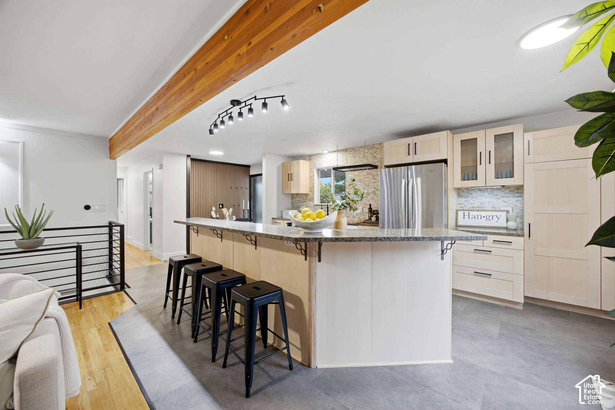 main property photo 16
