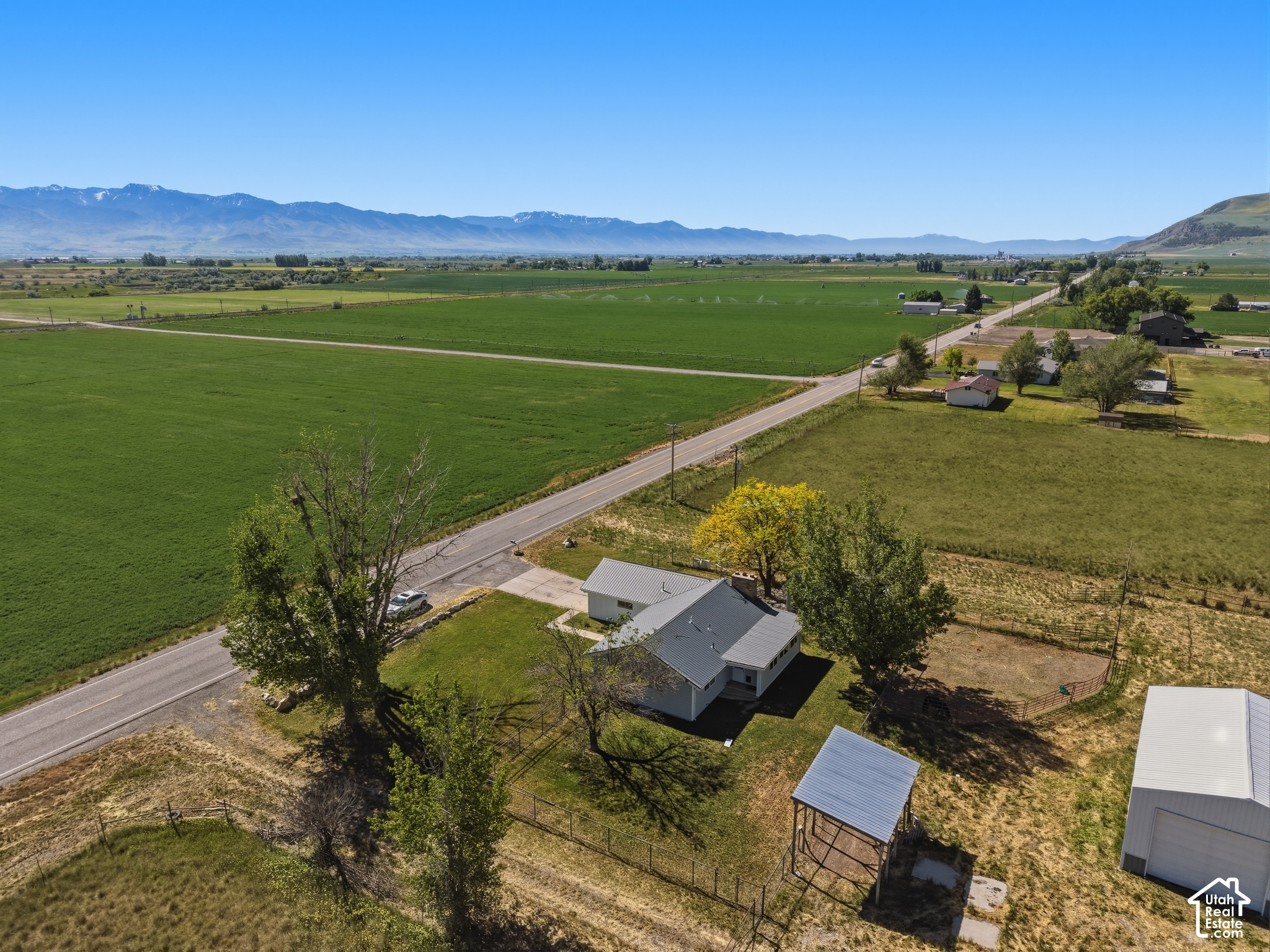 main property photo 32