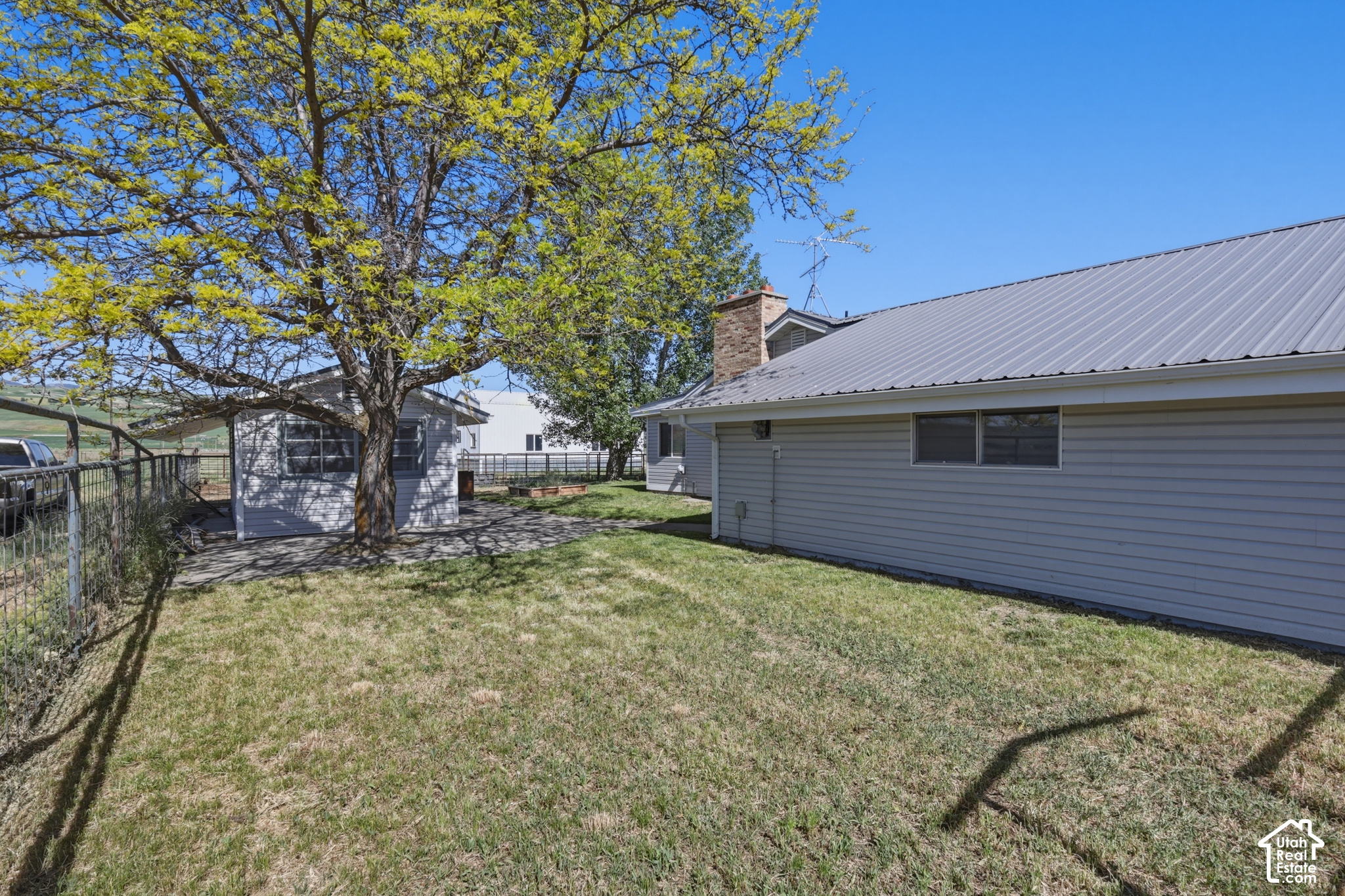 main property photo 41