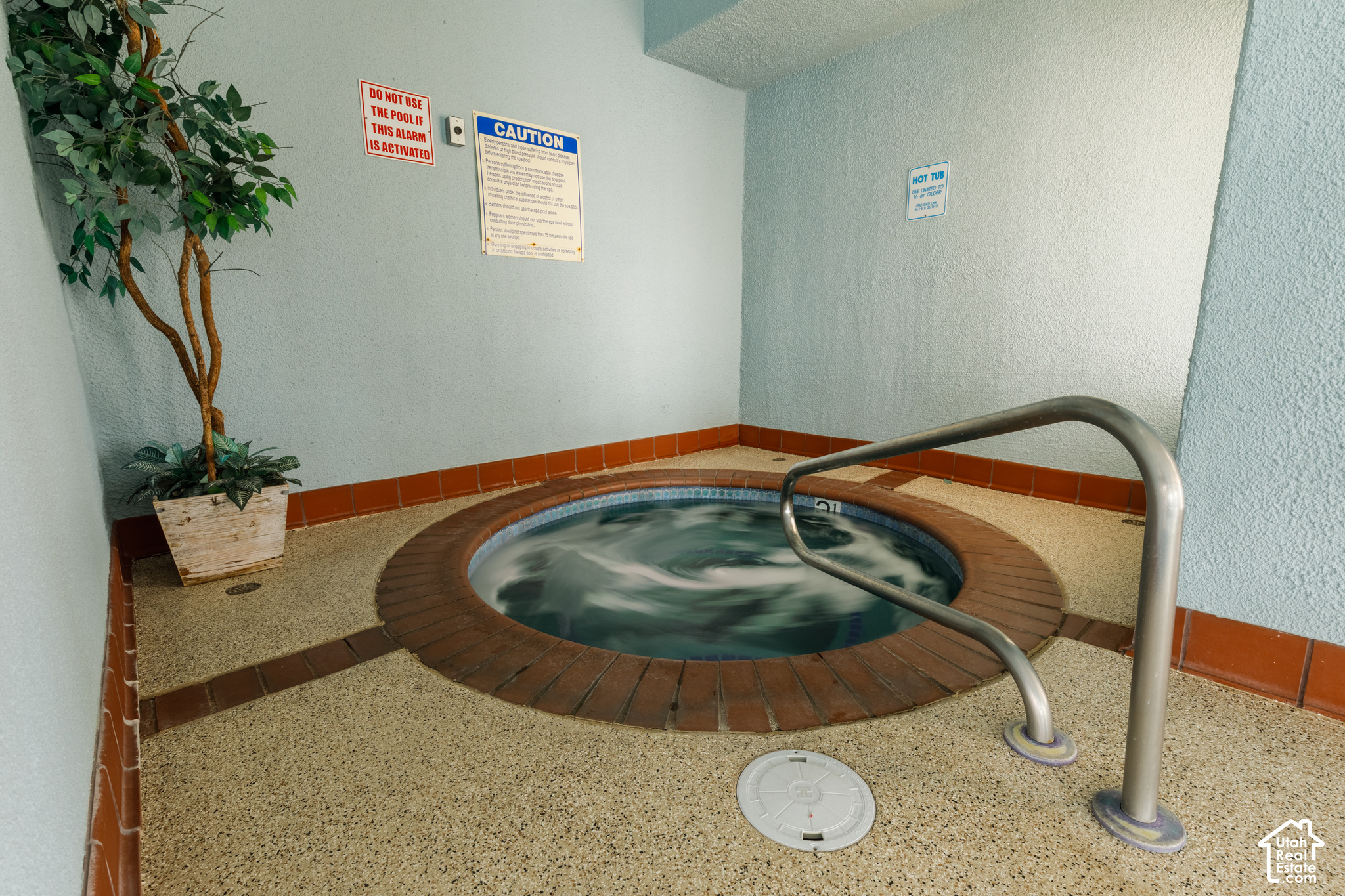 main property photo 36
