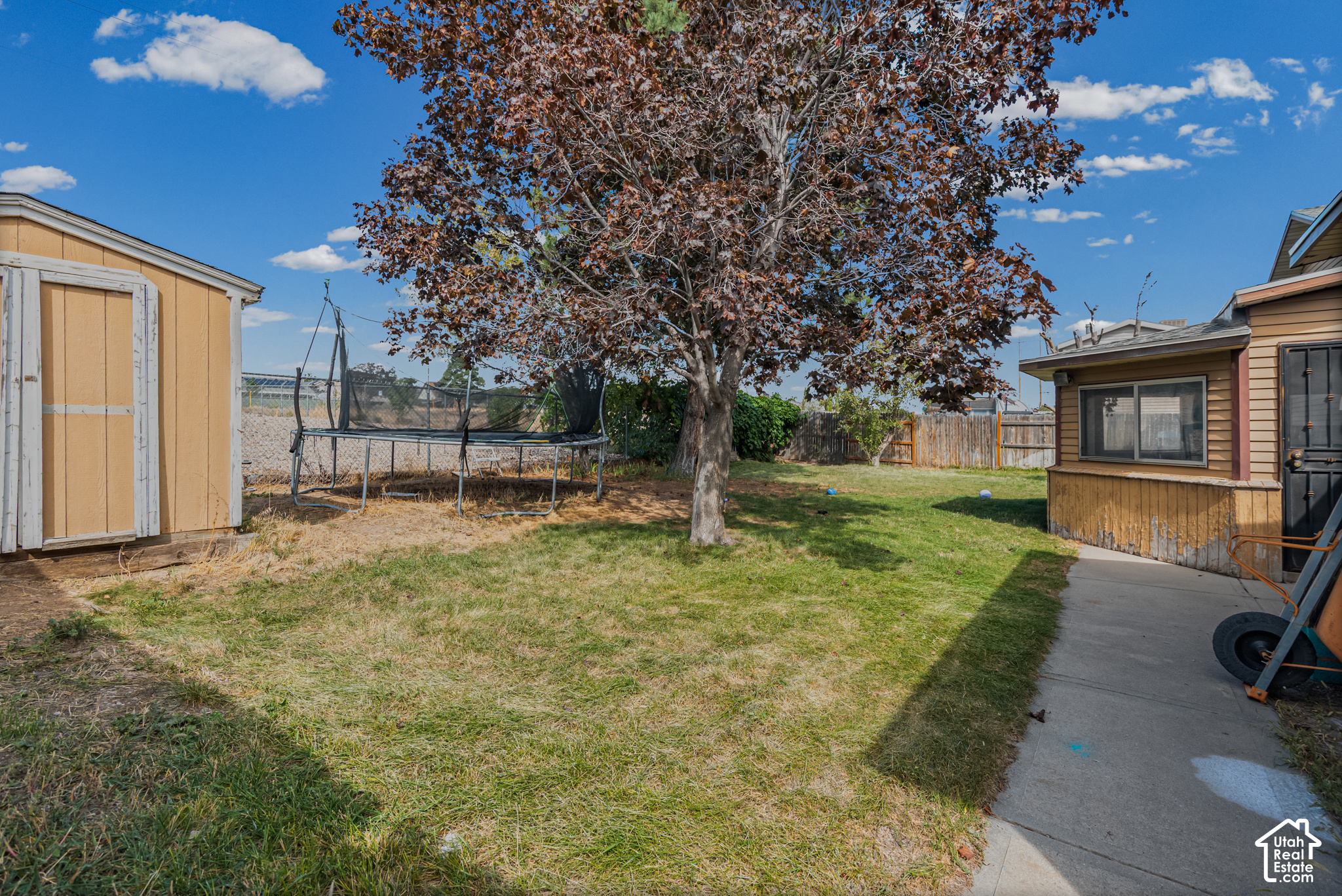 main property photo 23