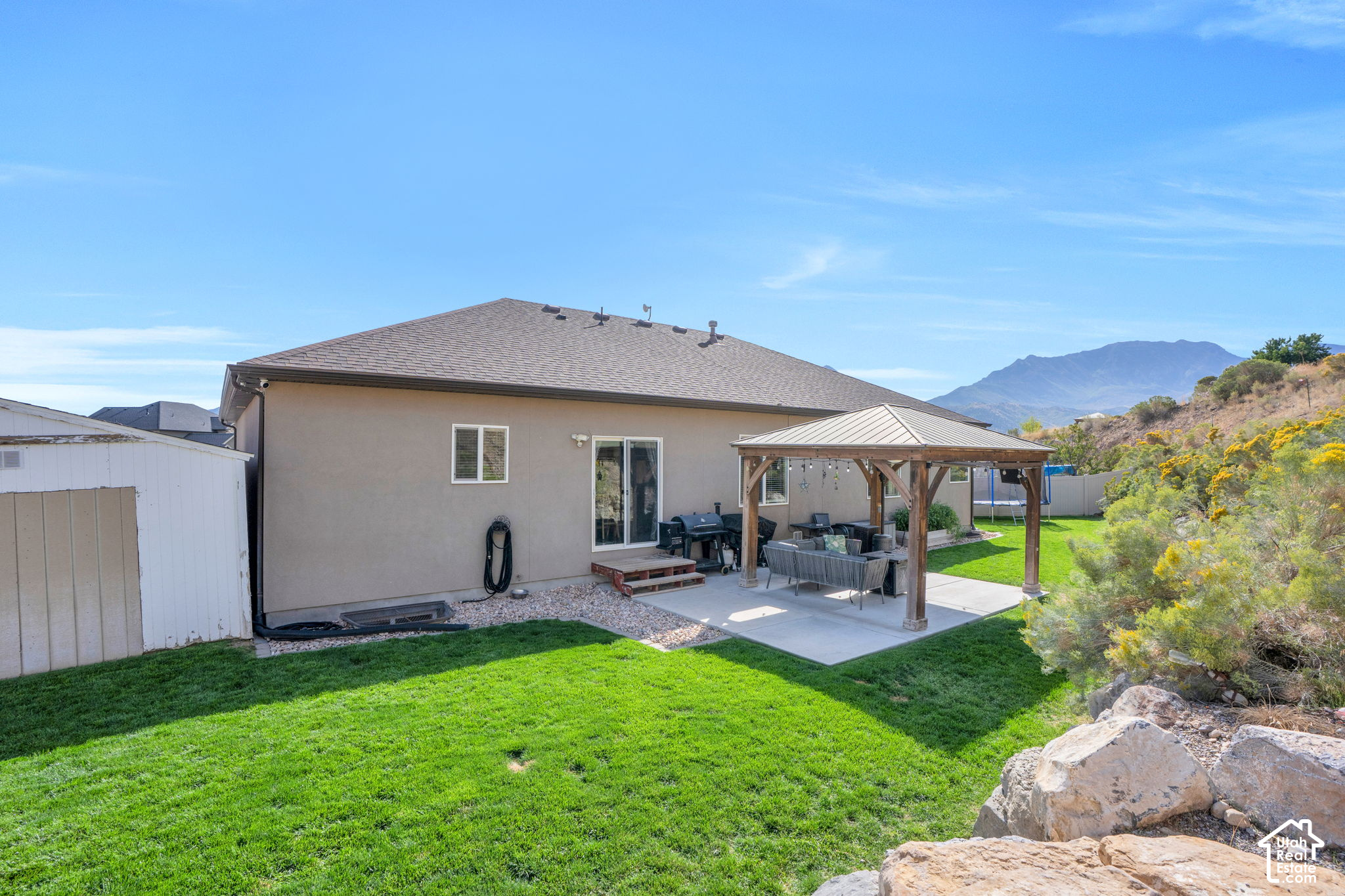main property photo 19