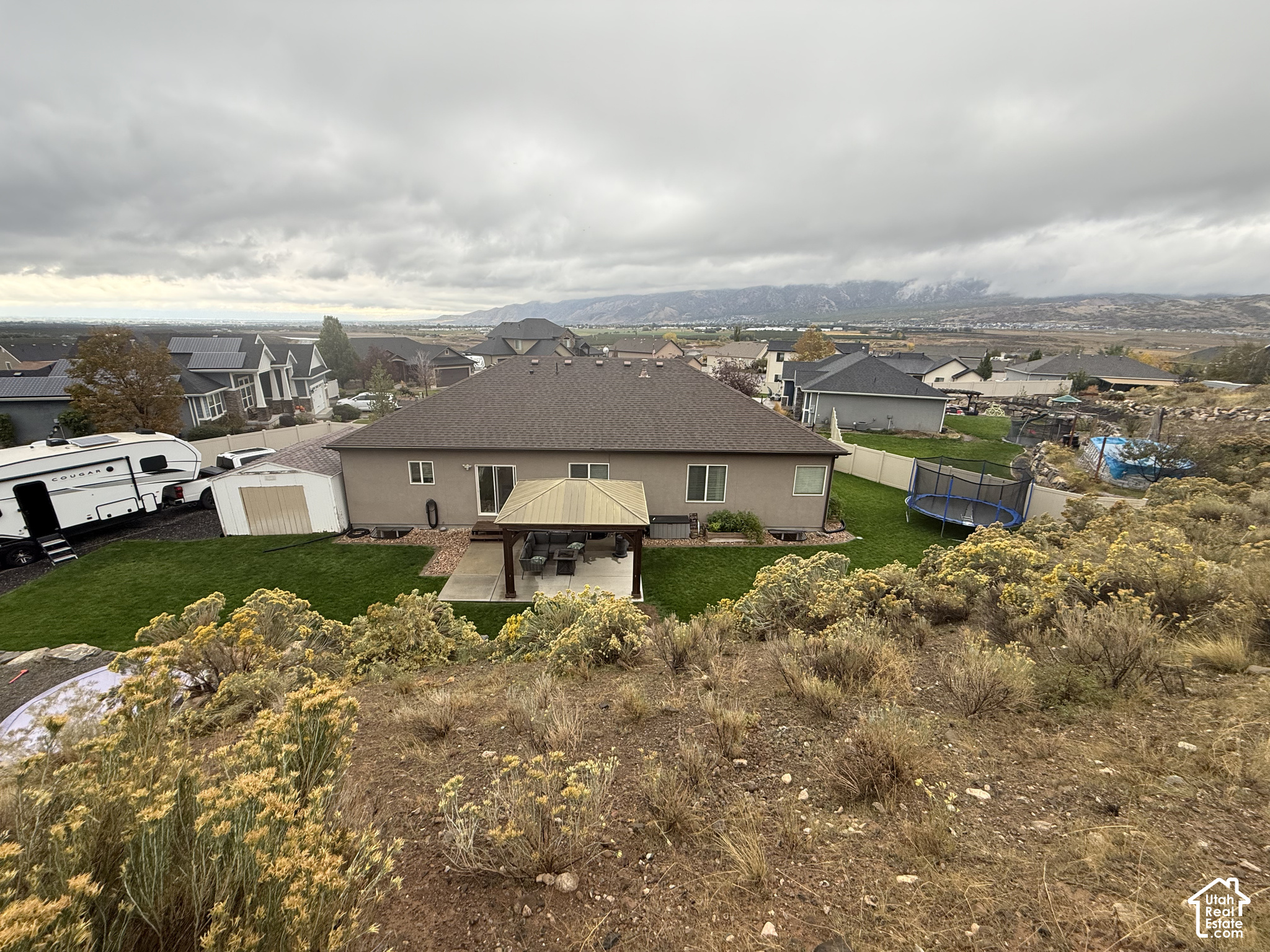 main property photo 28