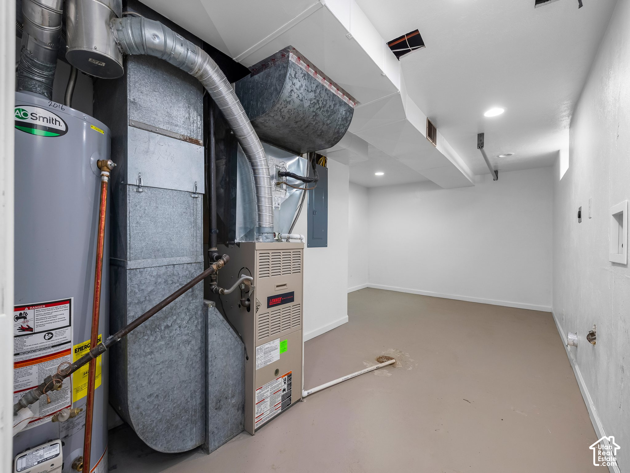main property photo 17