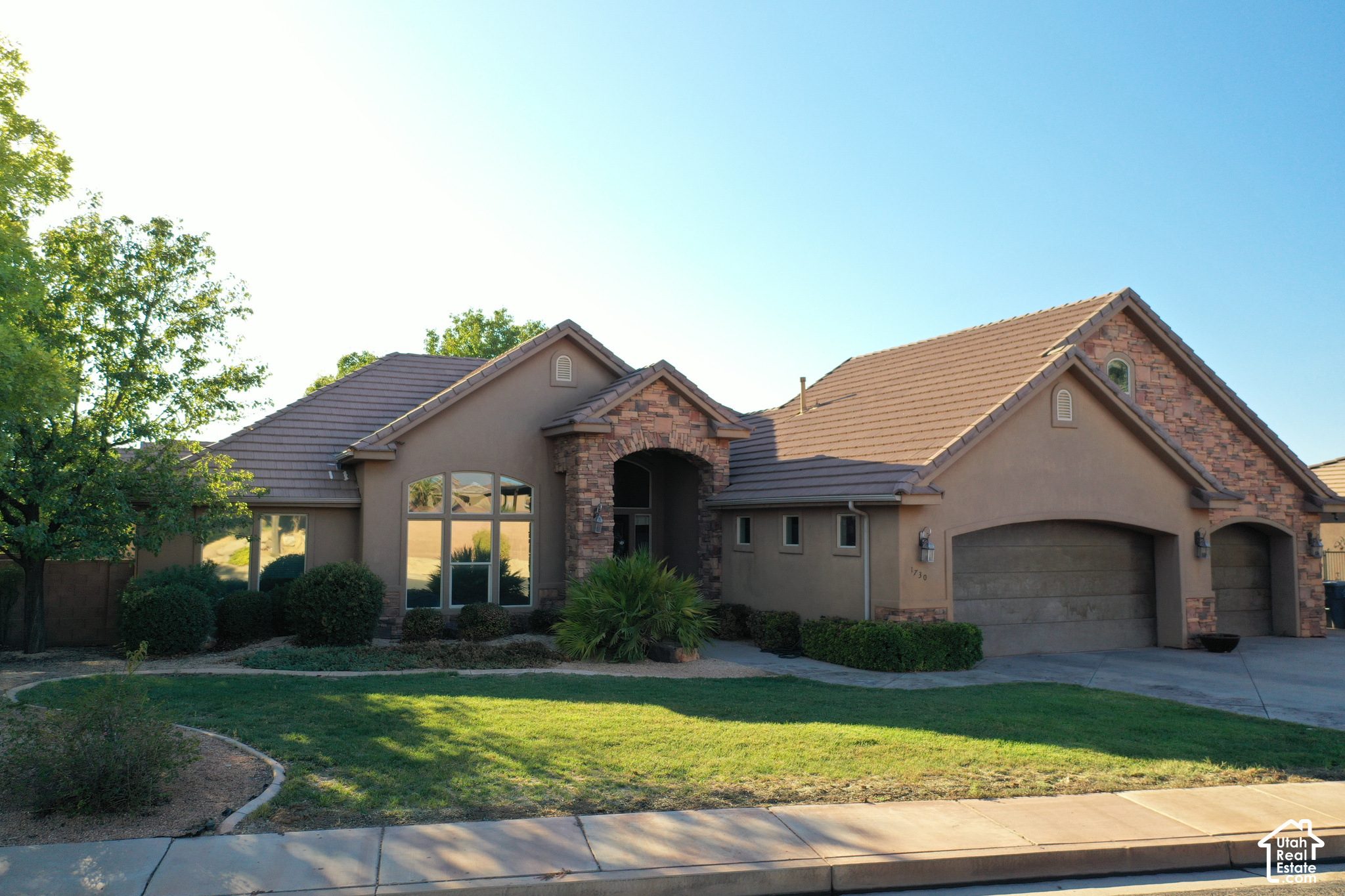 main property photo 0