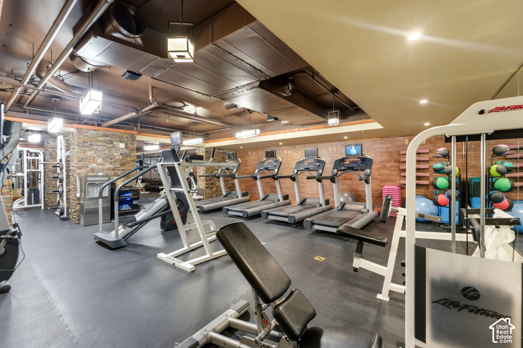 property viewer photo 34
