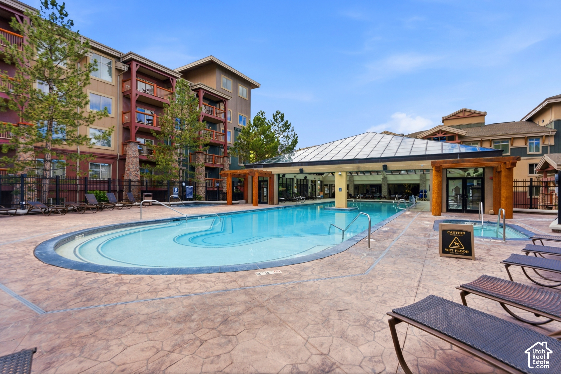 property viewer photo 44