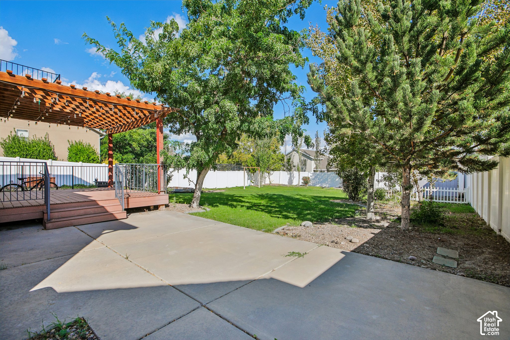 main property photo 30