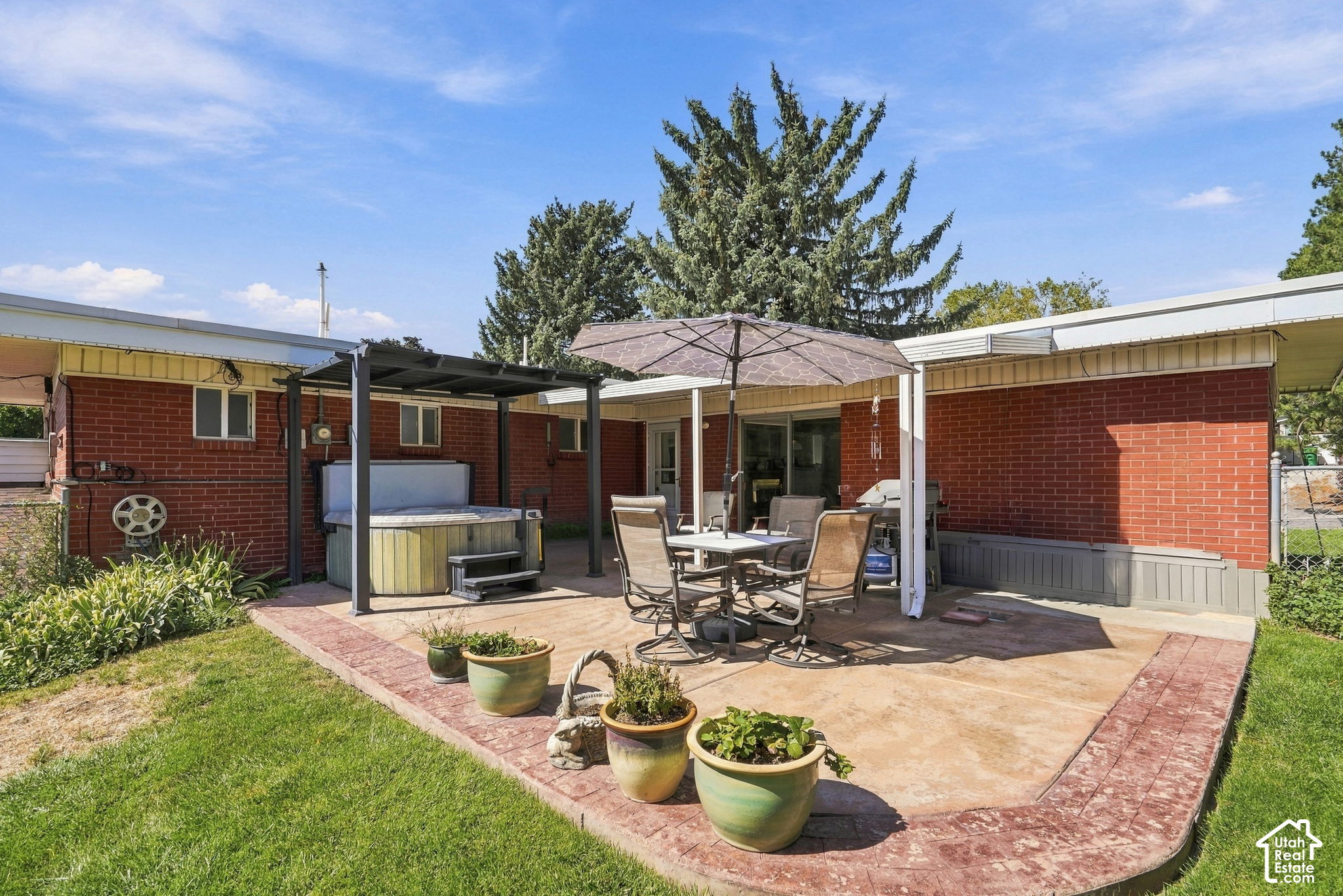 main property photo 29