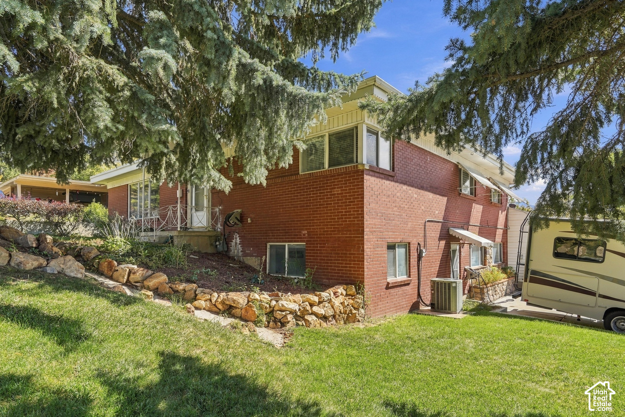 main property photo 32