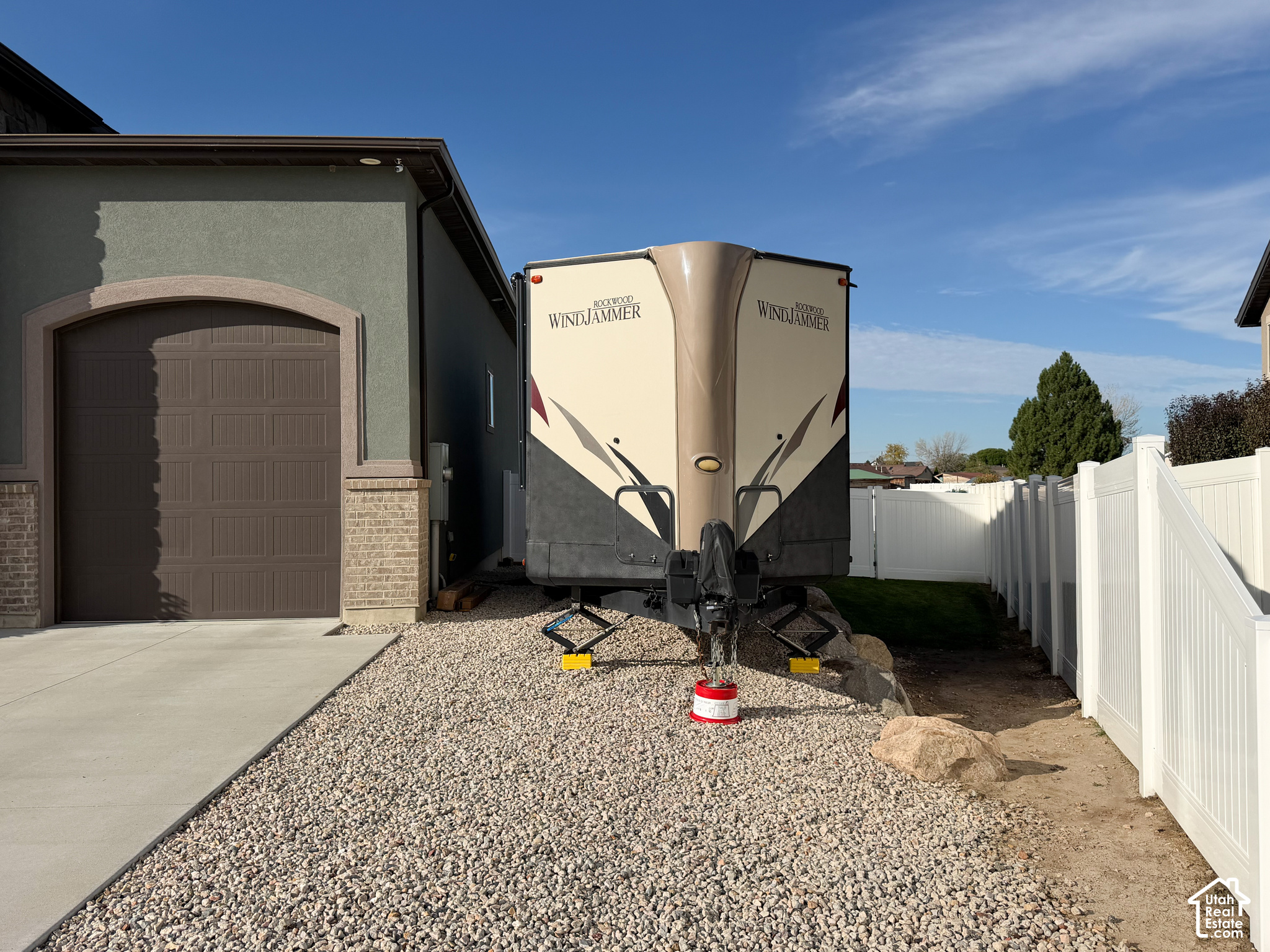 main property photo 45